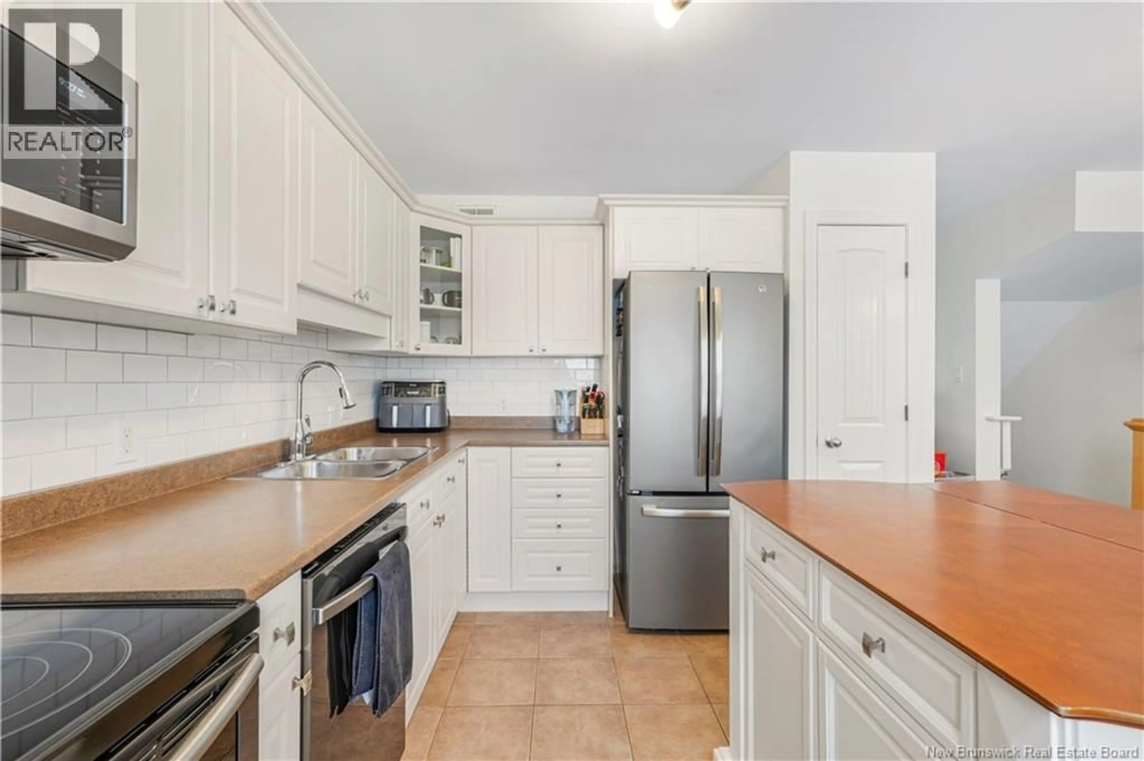 Standard kitchen, unknown for 10 WESTBROOK LANE, Fredericton New Brunswick E3G0V5