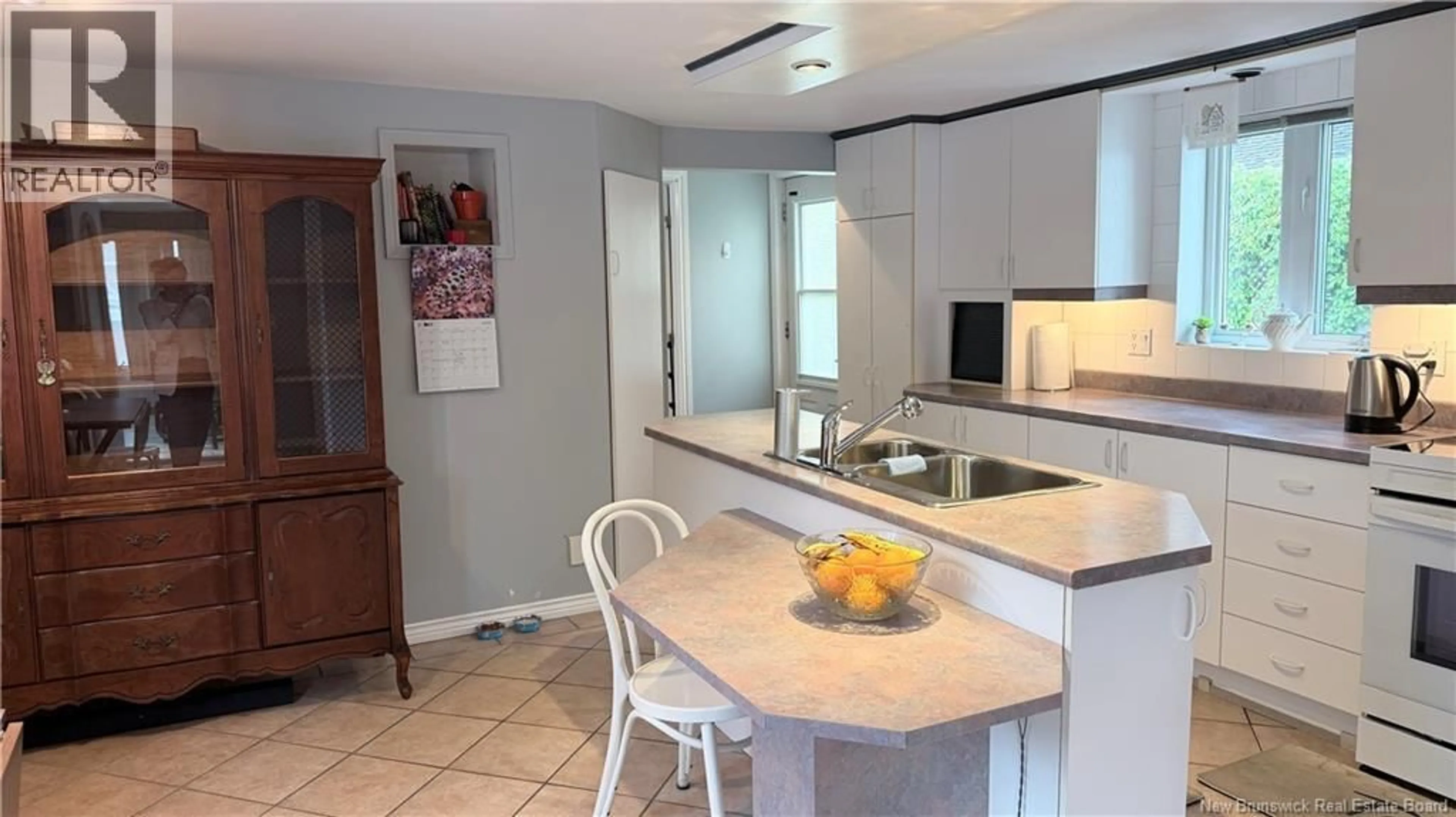 Standard kitchen, ceramic/tile floor for 4 DES ERABLES, Clair New Brunswick E7A2B5