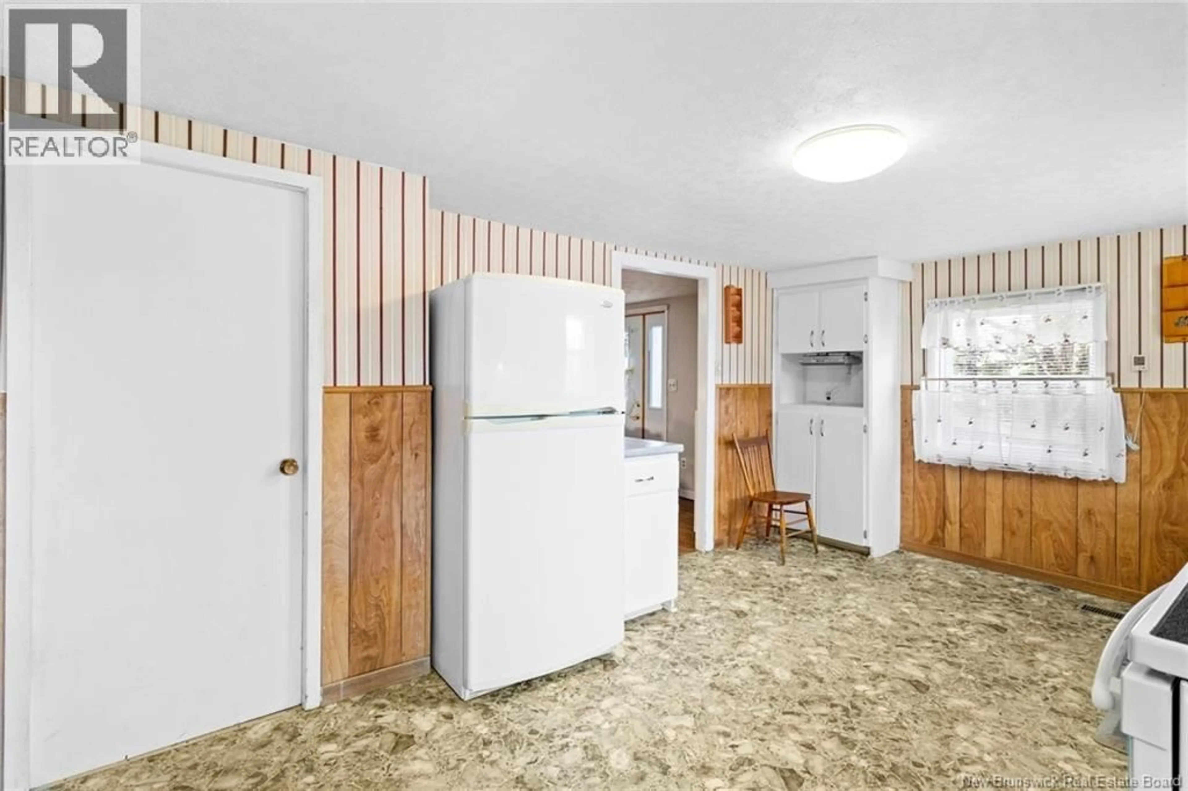 Standard kitchen, unknown for 44 STEENBERRICK COURT, Zealand New Brunswick E6L1E9