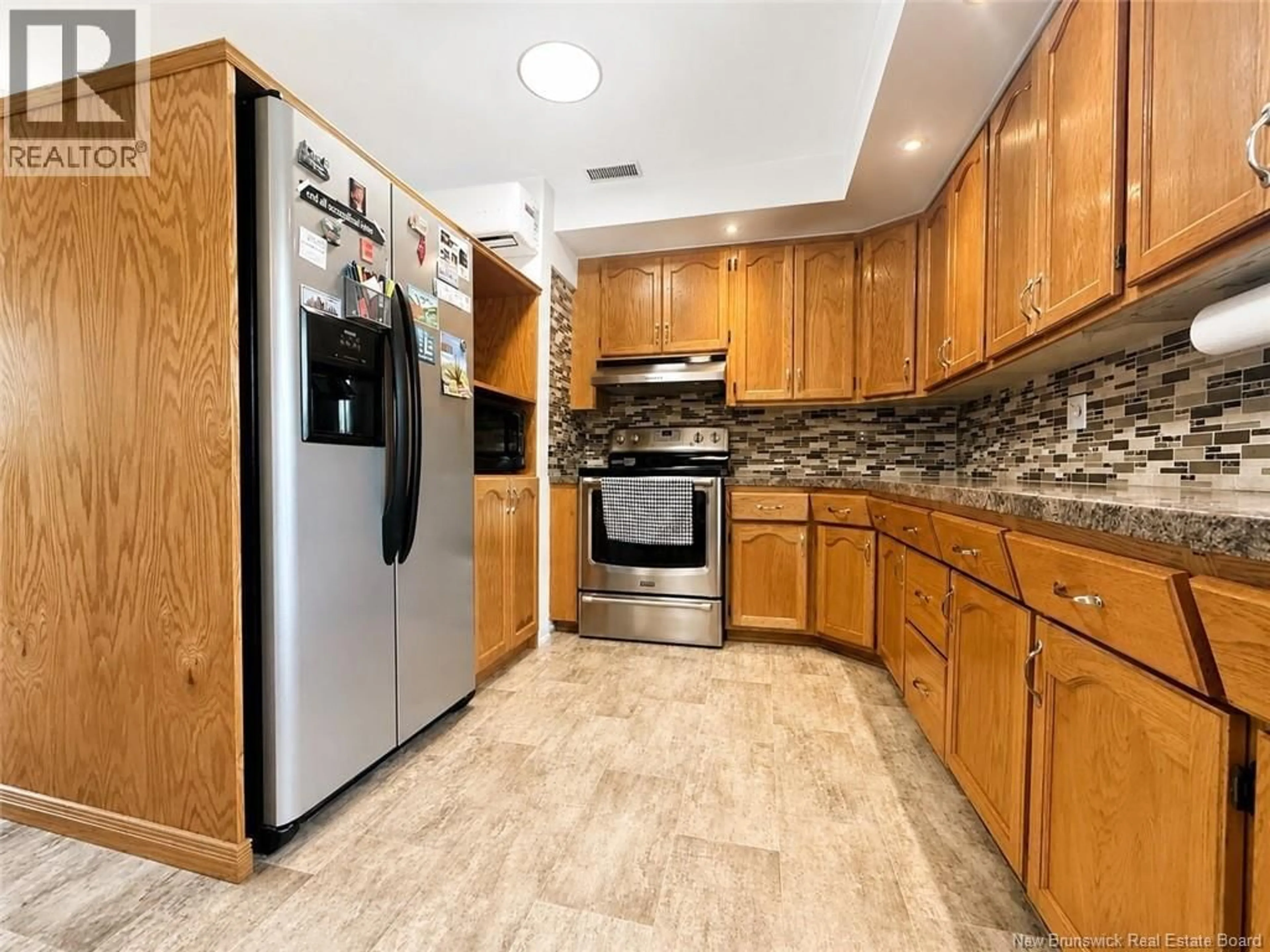Standard kitchen, ceramic/tile floor for 101 IRVING BOULEVARD, Bouctouche New Brunswick E4S3J9