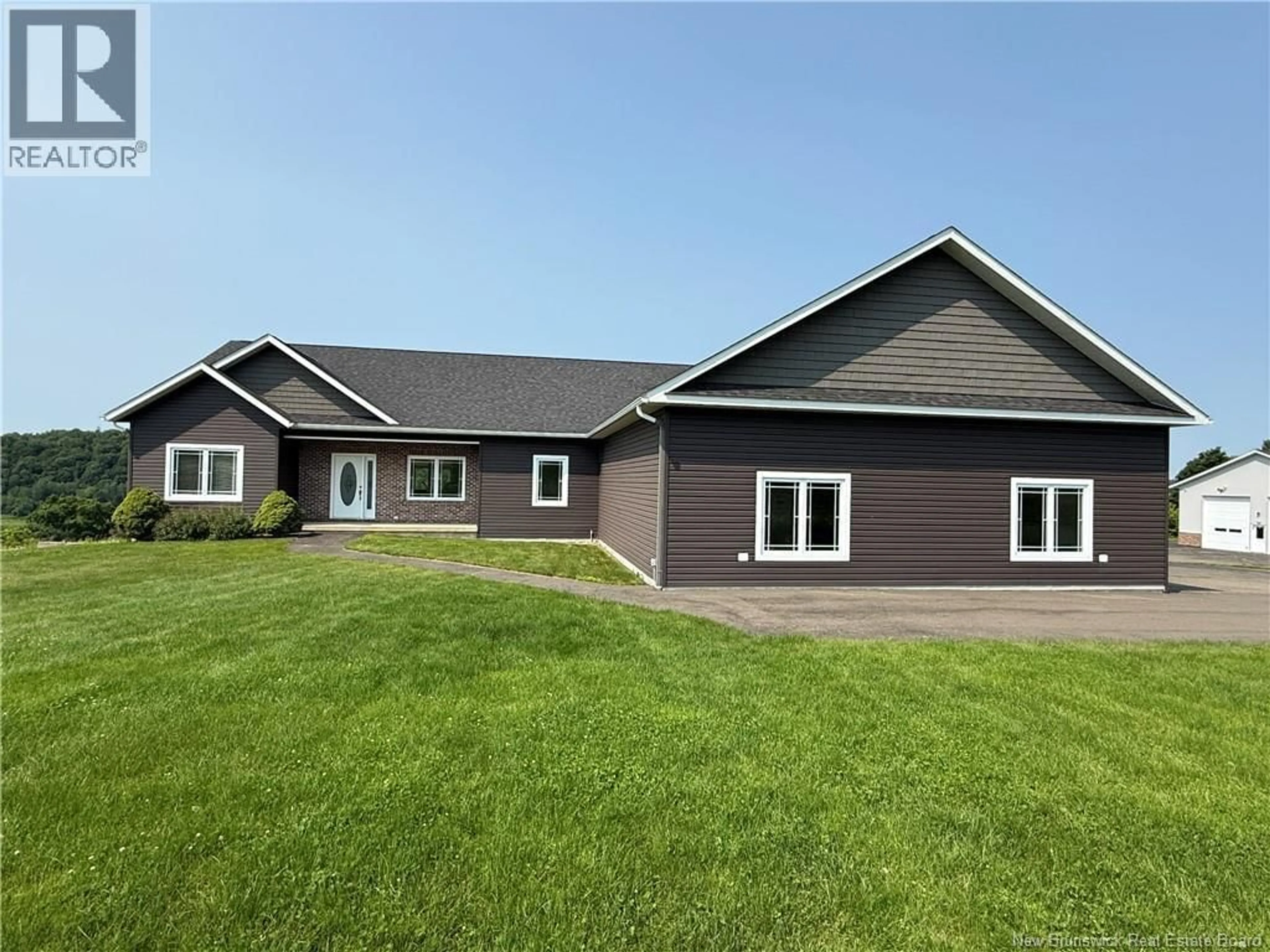 Home with vinyl exterior material, building for 52 MCMULLIN, Hartland New Brunswick E7P2R7