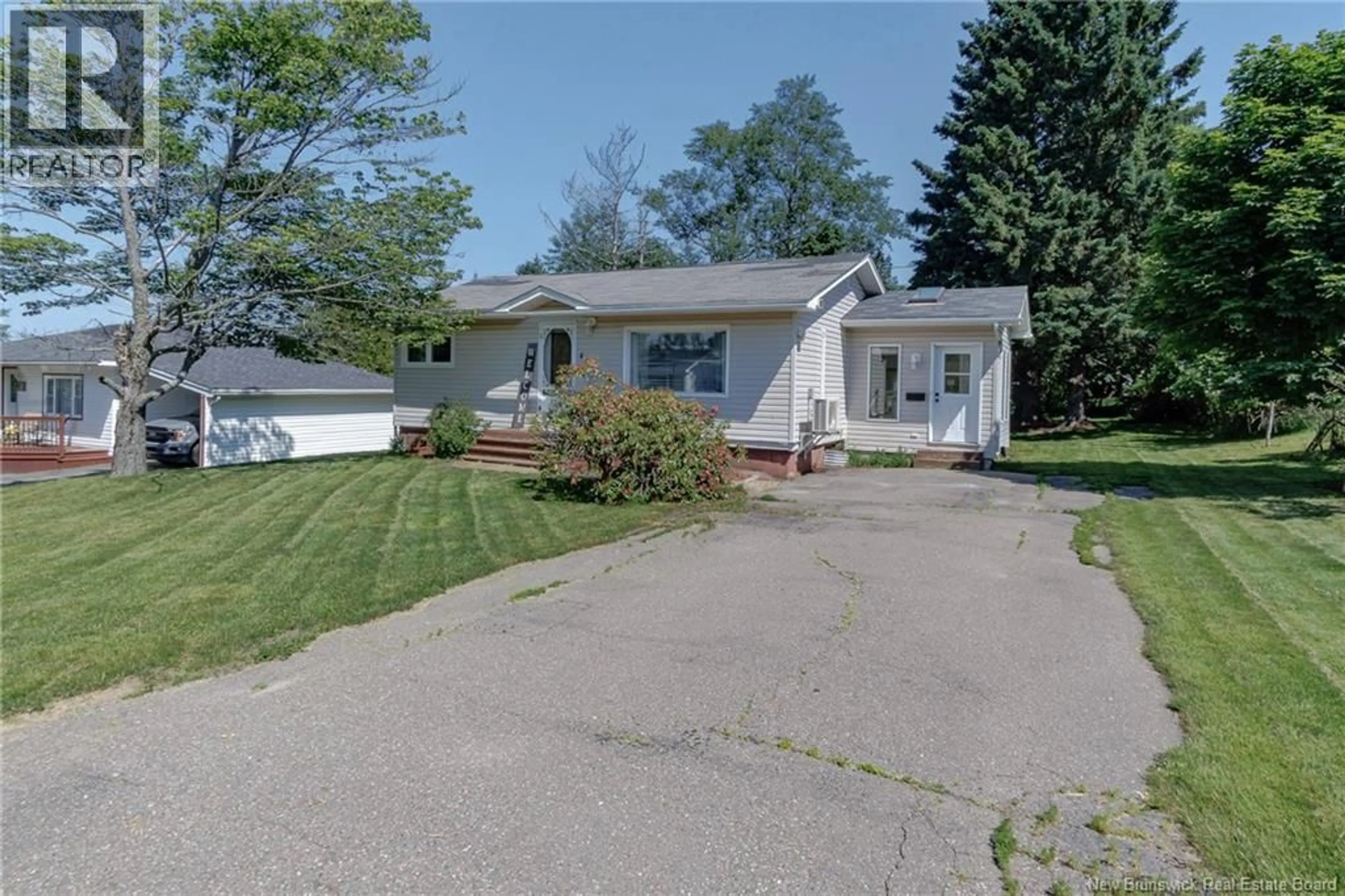 Unknown for 49 MOUNTAIN ROAD, Saint John New Brunswick E2J2W9