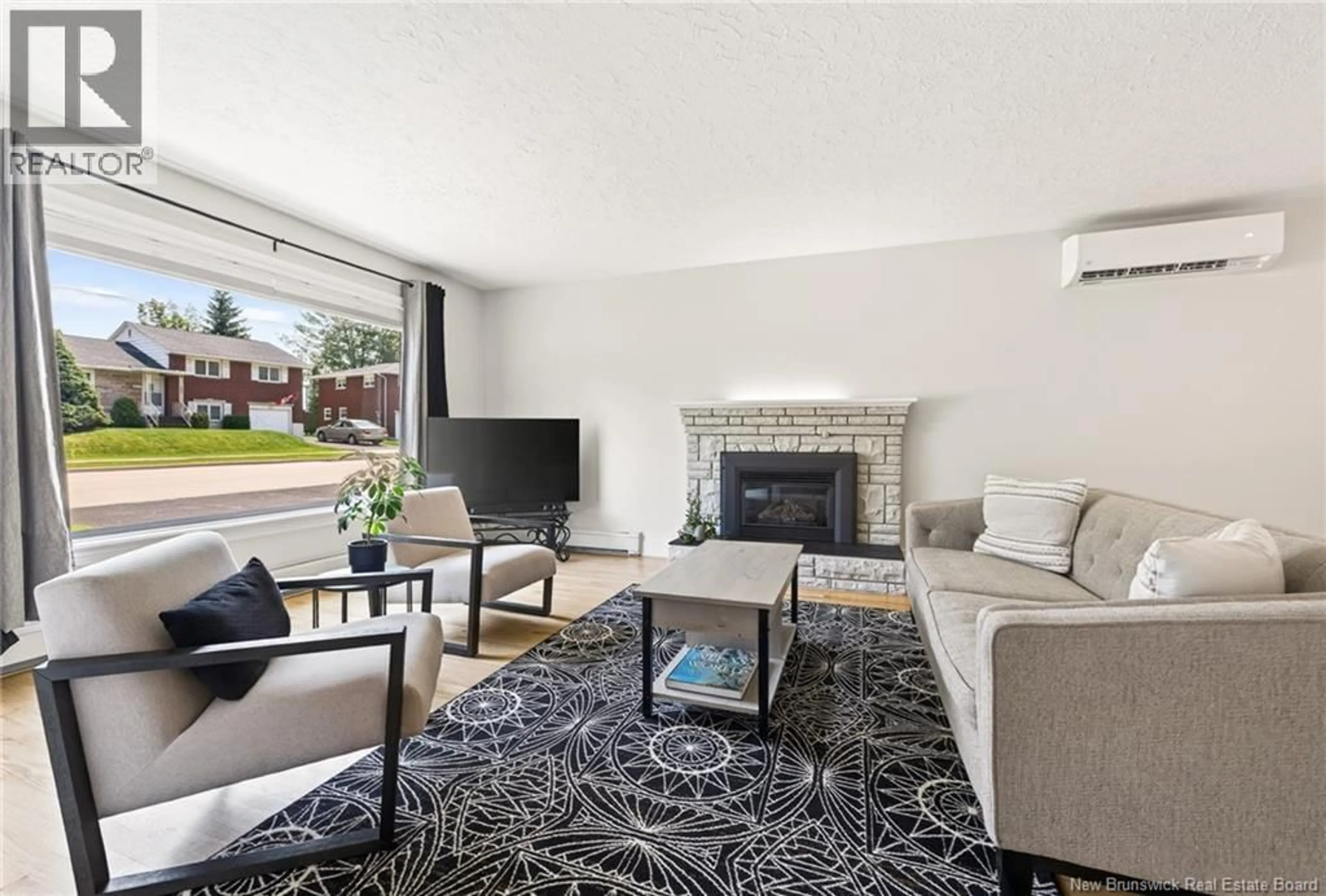 Living room with furniture, unknown for 31 ALEXANDER AVENUE, Moncton New Brunswick E1E1T3