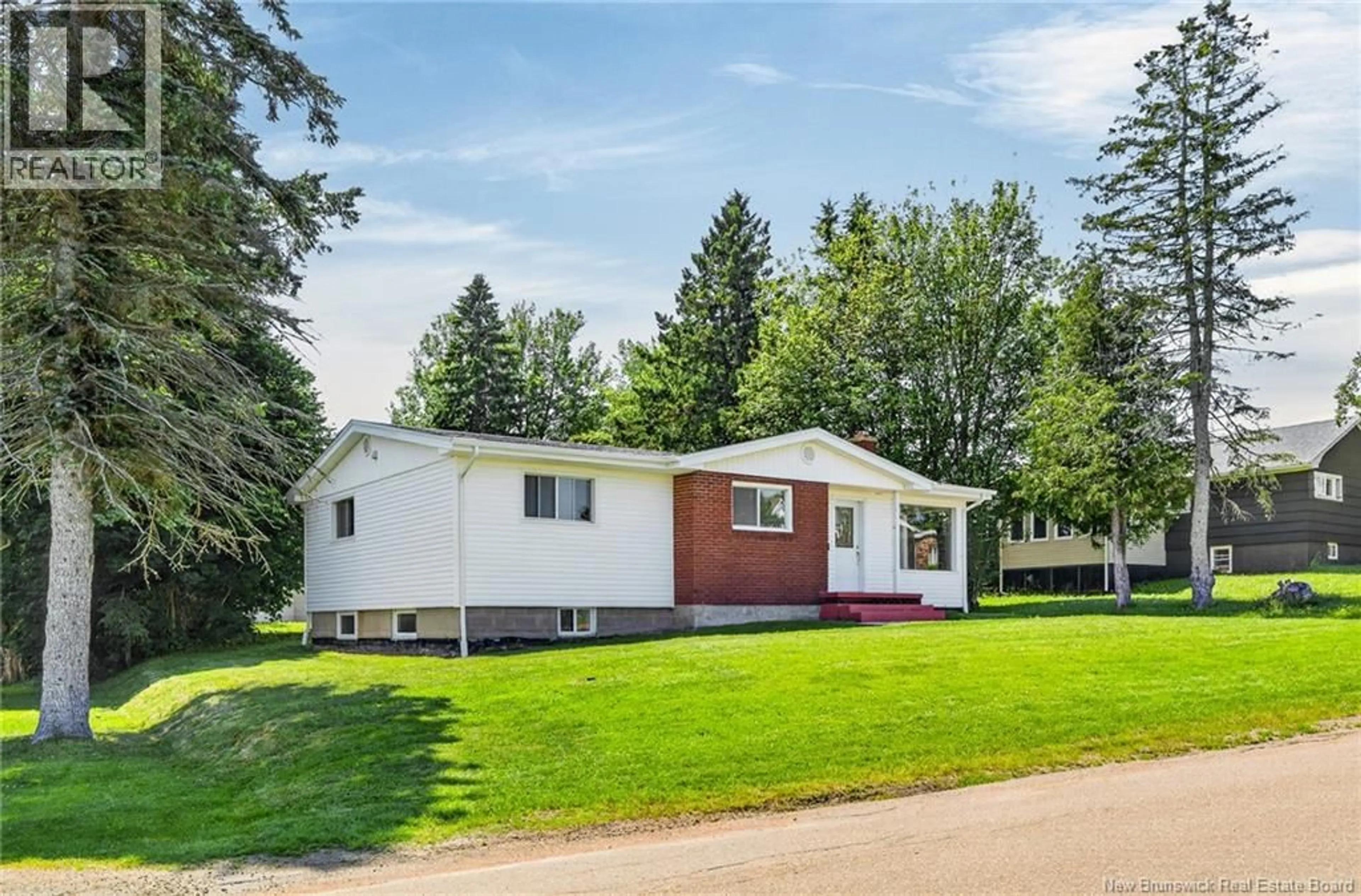 Home with vinyl exterior material, street for 100 ARTHUR STREET, Memramcook New Brunswick E4K1Z8