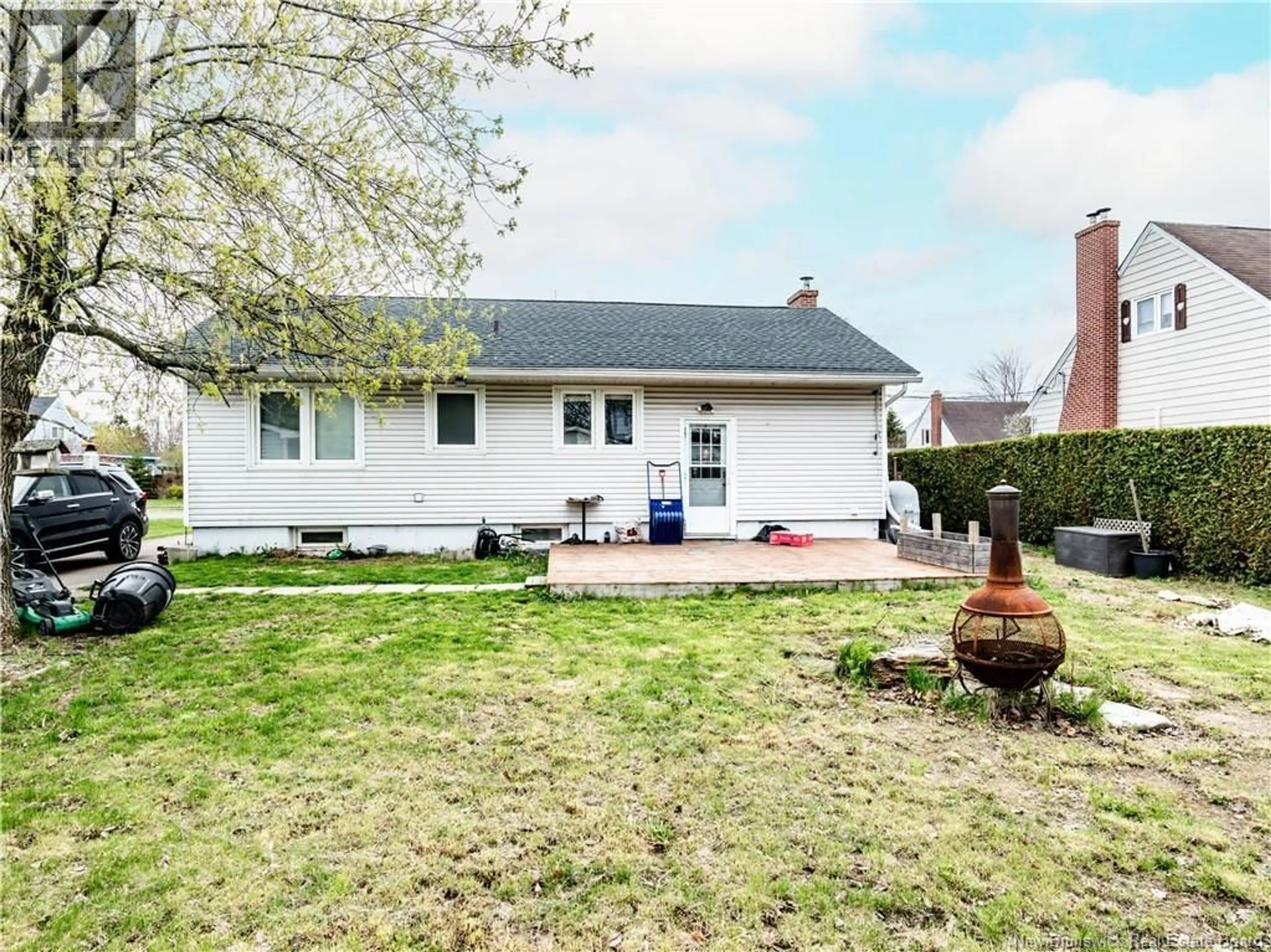 A pic from outside/outdoor area/front of a property/back of a property/a pic from drone, street for 12 KILBURN, Moncton New Brunswick E1A3N6