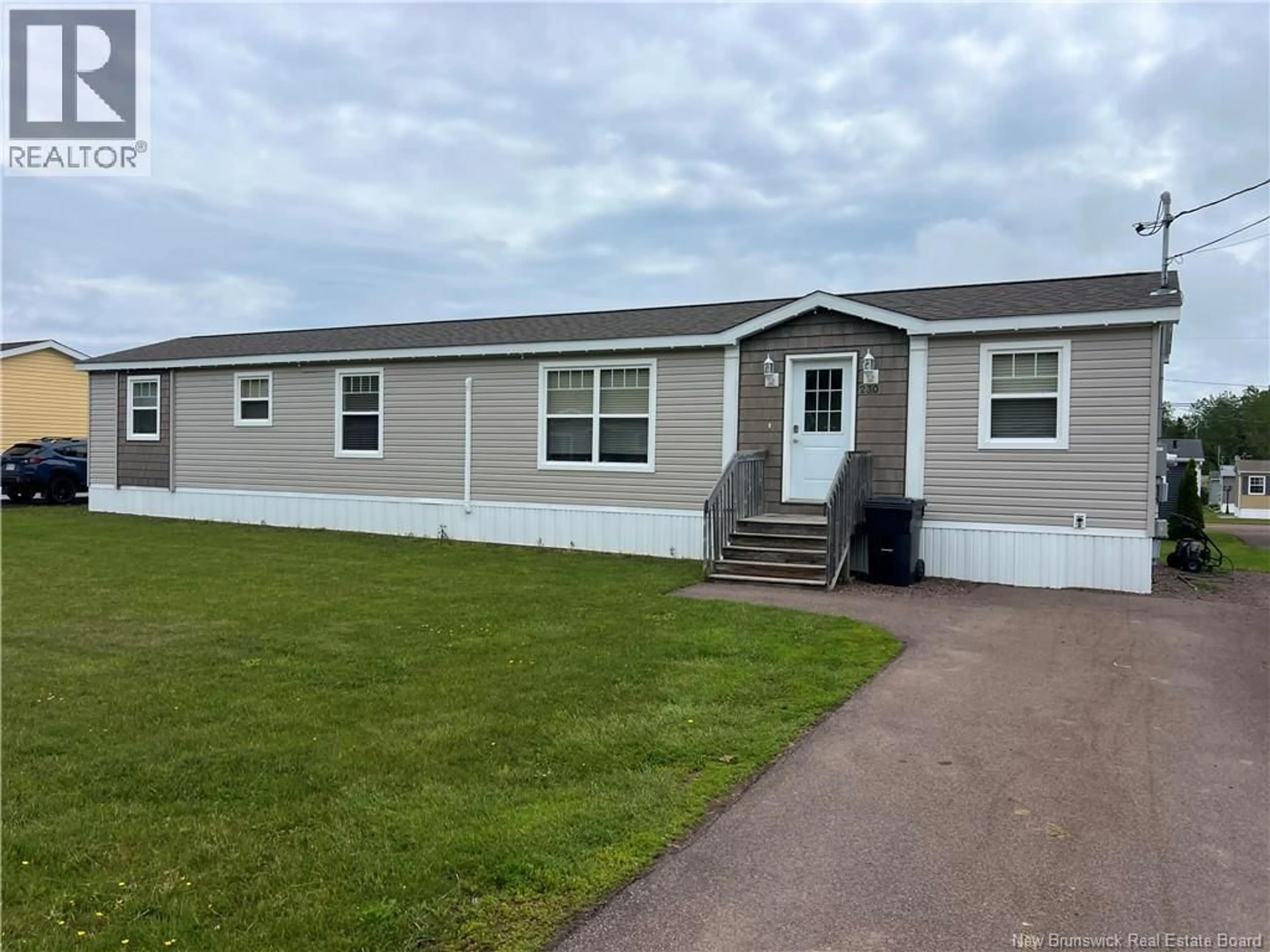 Home with vinyl exterior material, unknown for 230 BONAVENTURE STREET, Shediac New Brunswick E4P0H1