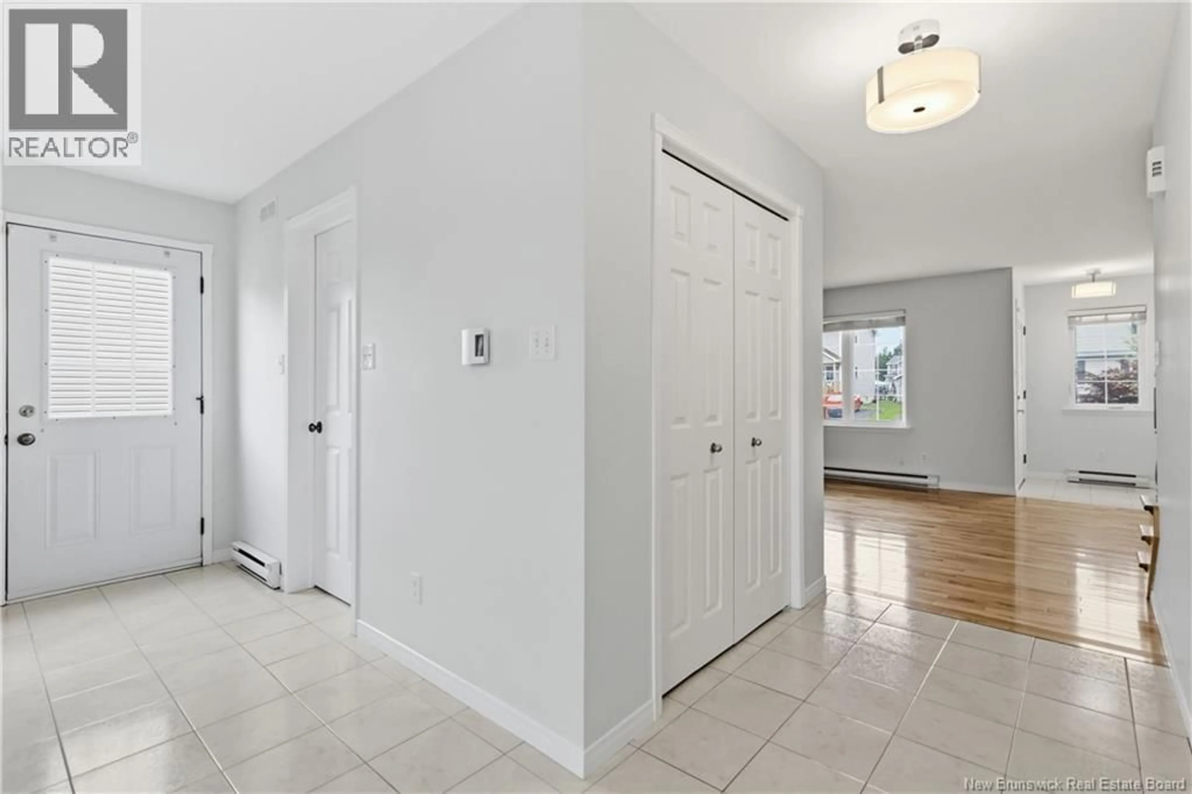 Indoor entryway for 88 HAMPTON STREET, Moncton New Brunswick E1G5H2
