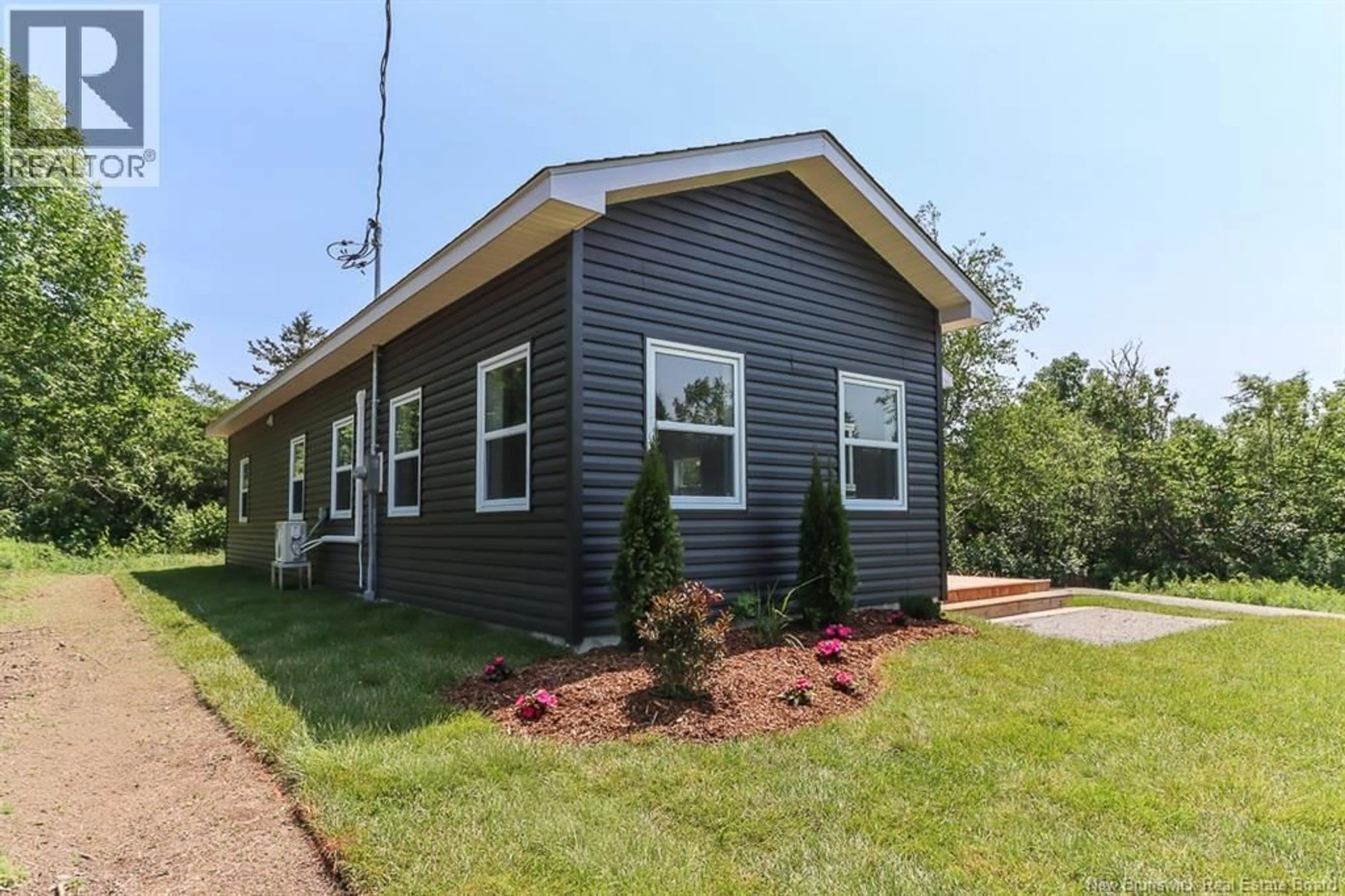 Home with vinyl exterior material, building for 54 HILL ROAD, Kingston New Brunswick E5N1H3