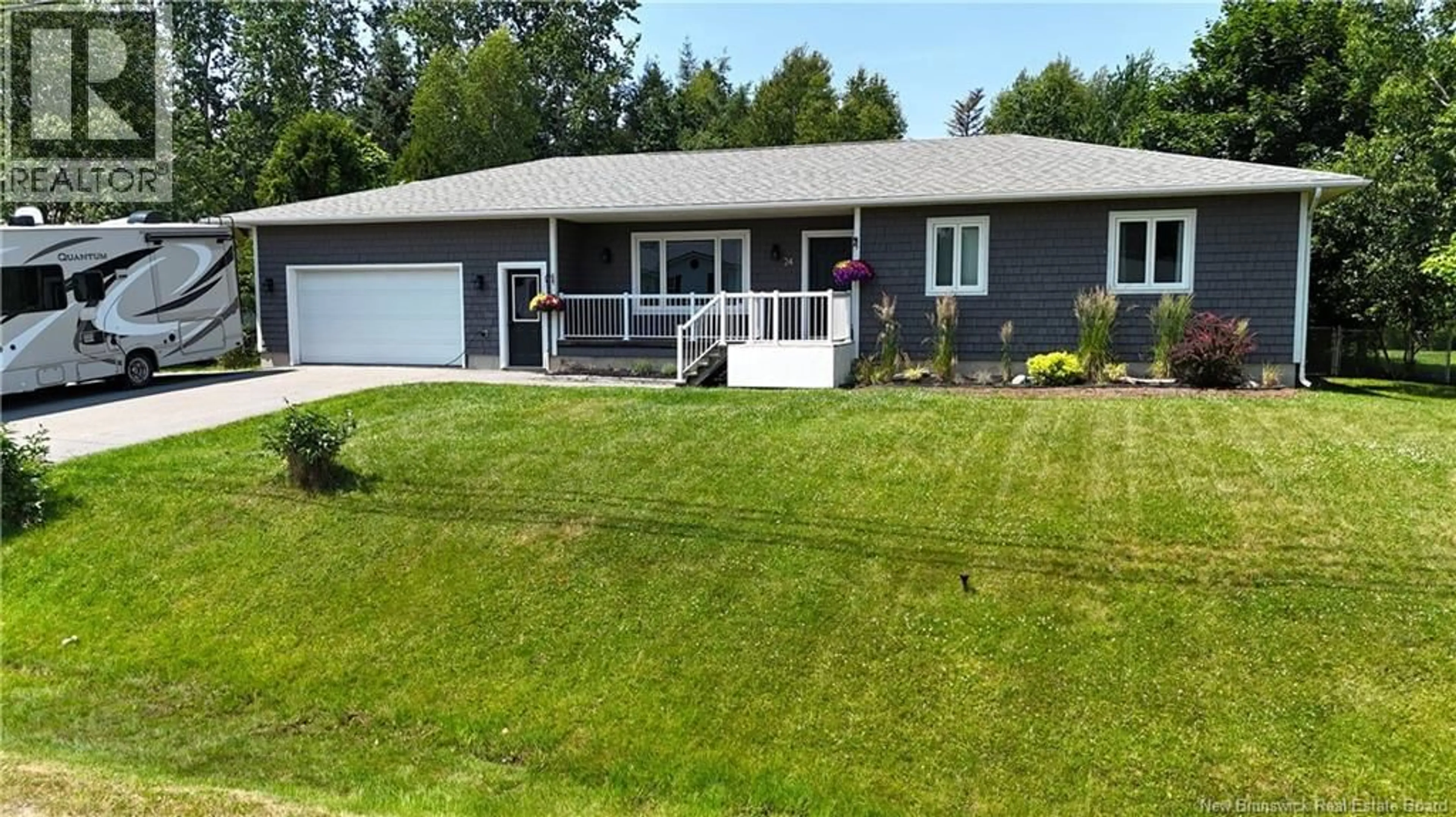 A pic from outside/outdoor area/front of a property/back of a property/a pic from drone, street for 24 DEMONTS AVENUE, Saint Andrews New Brunswick E5B2K4