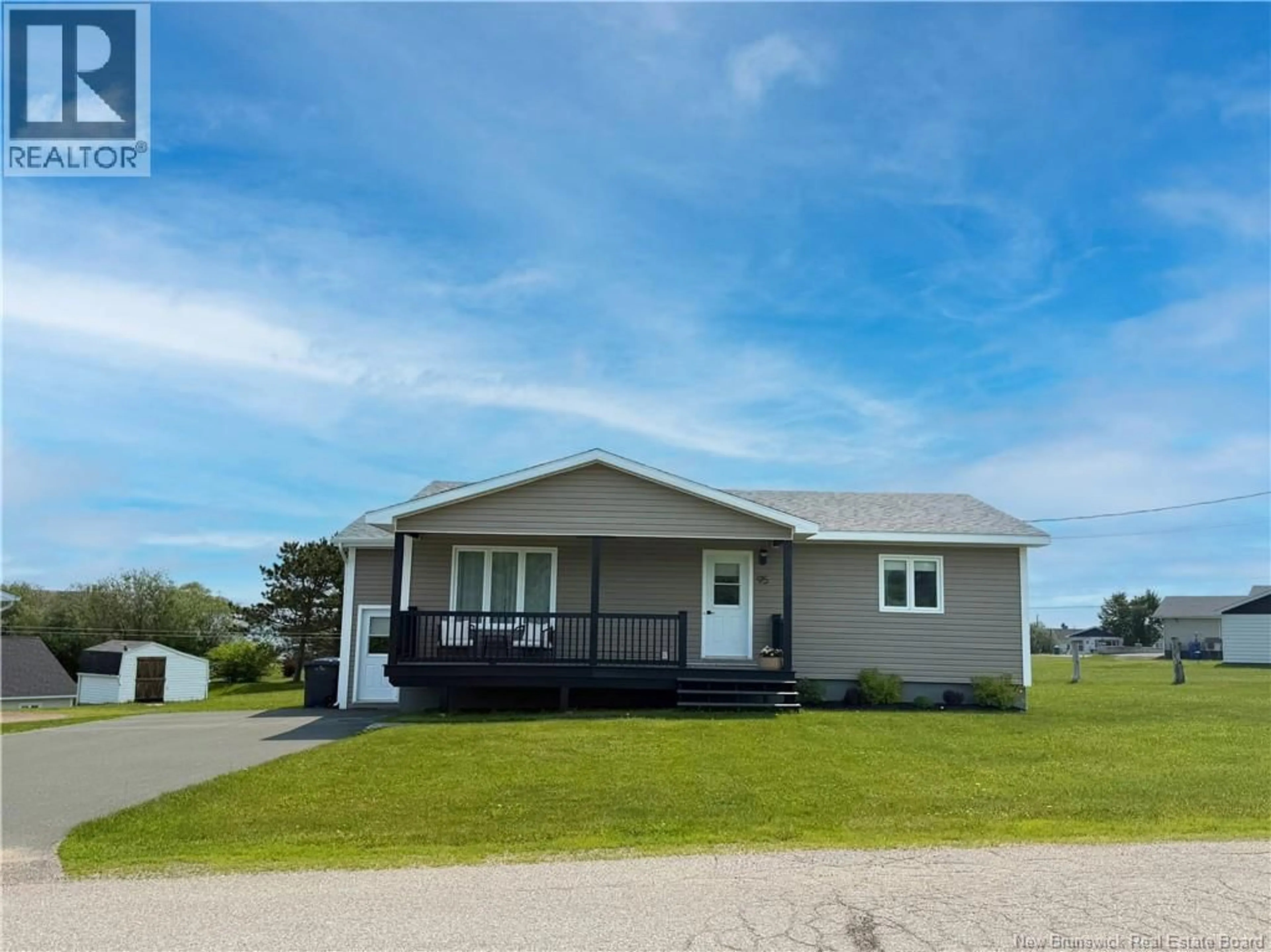 Home with vinyl exterior material, unknown for 95 RUE DESJASDINS, Petit-Rocher New Brunswick E8J1N3