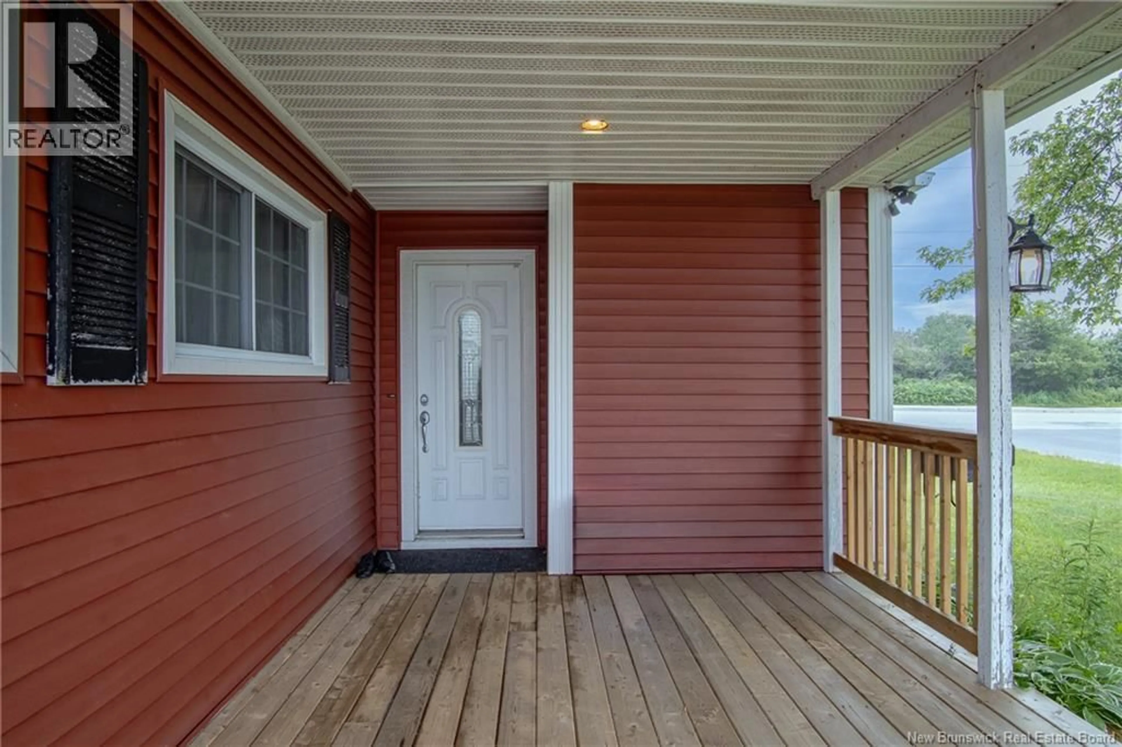 Indoor entryway for 4 AVON COURT, Saint John New Brunswick E2P1A2