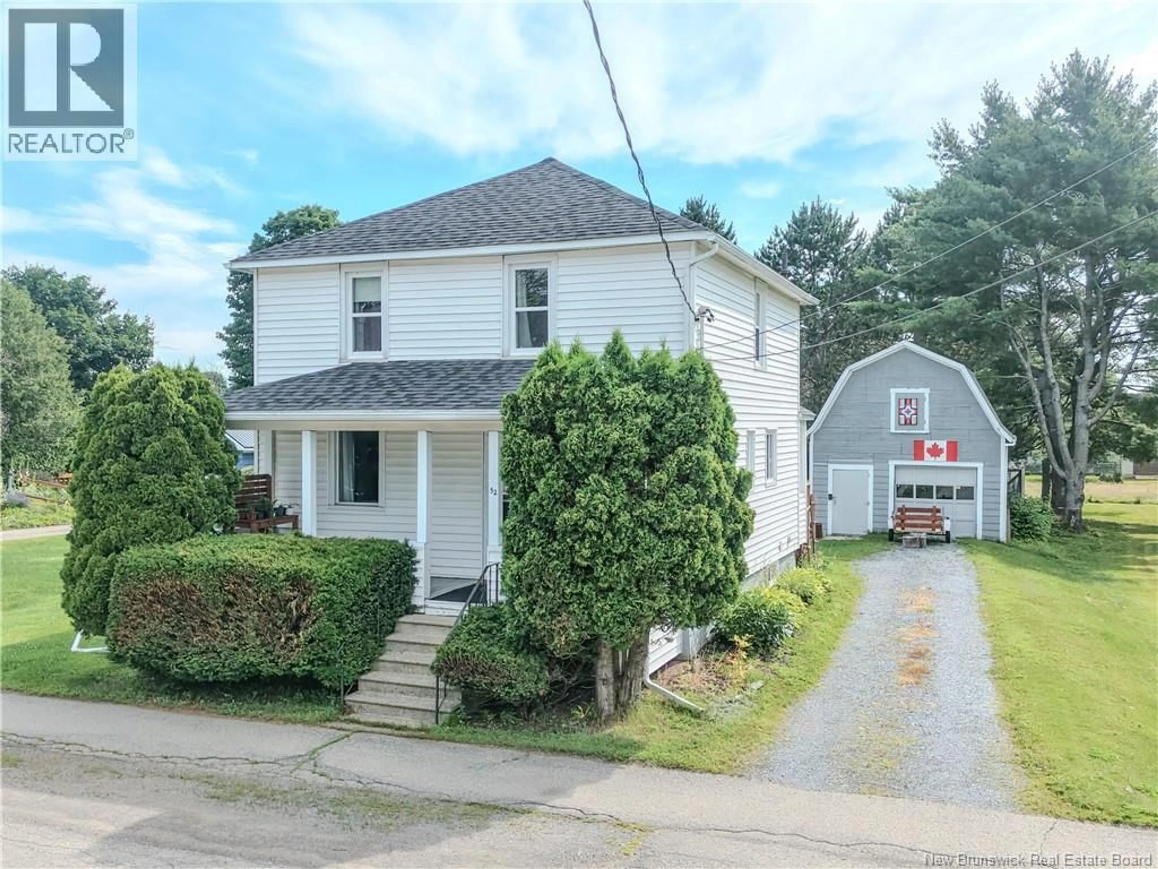 A pic from outside/outdoor area/front of a property/back of a property/a pic from drone, street for 52 QUEEN STREET, Sussex New Brunswick E4E2A9