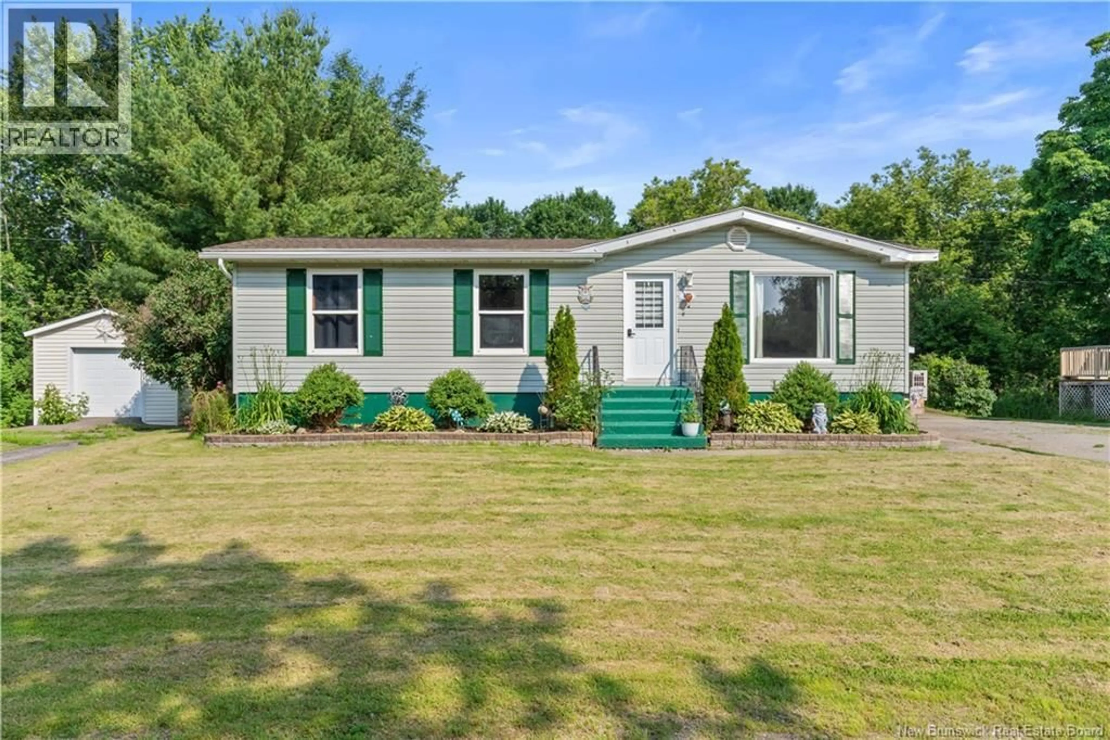 Home with vinyl exterior material, street for 75 MCLEAN STREET, Sussex New Brunswick E4E2G5