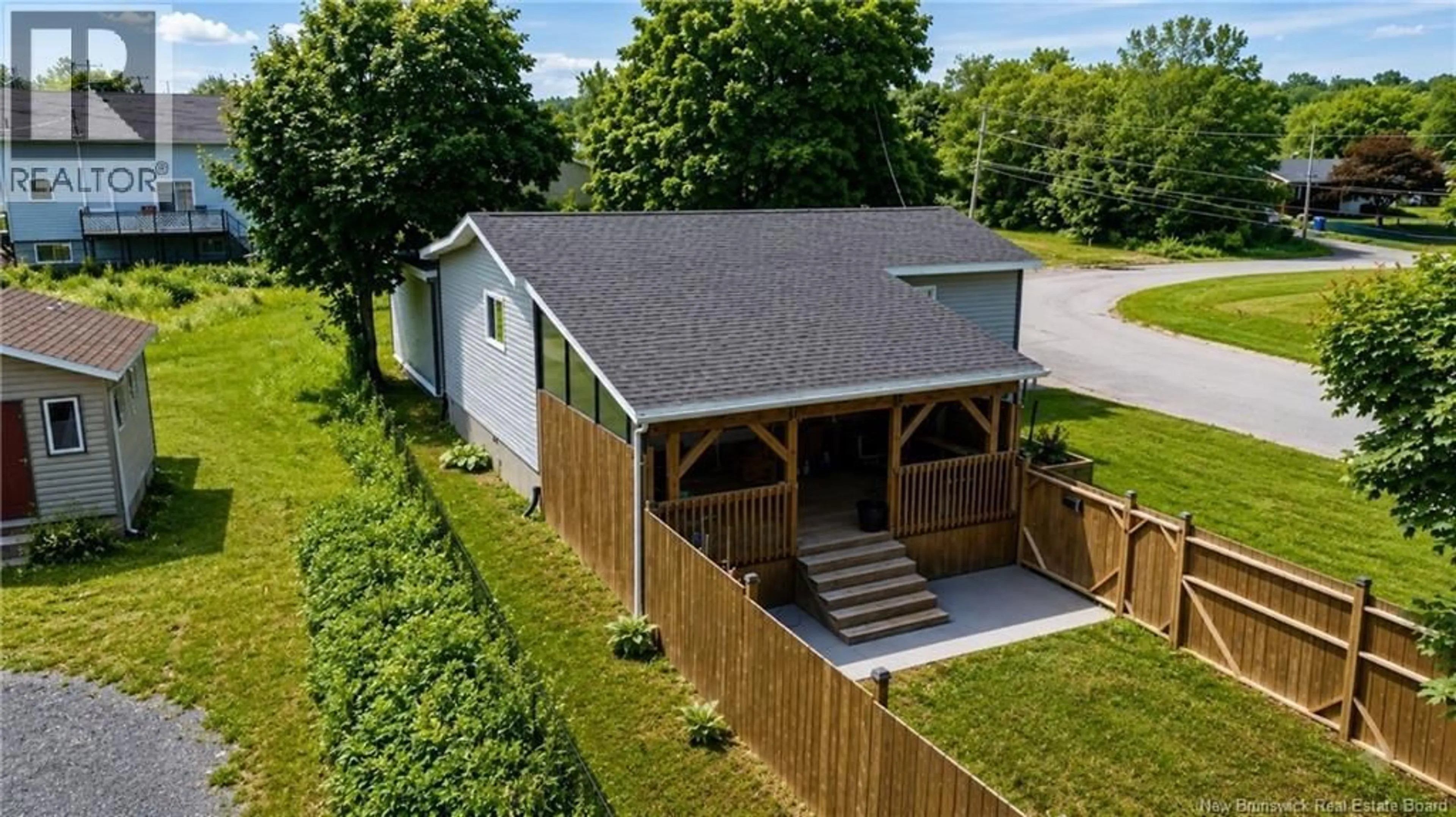 A pic from outside/outdoor area/front of a property/back of a property/a pic from drone, building for 1245 ST THERESA CRESCENT, Bathurst New Brunswick E2A1K2