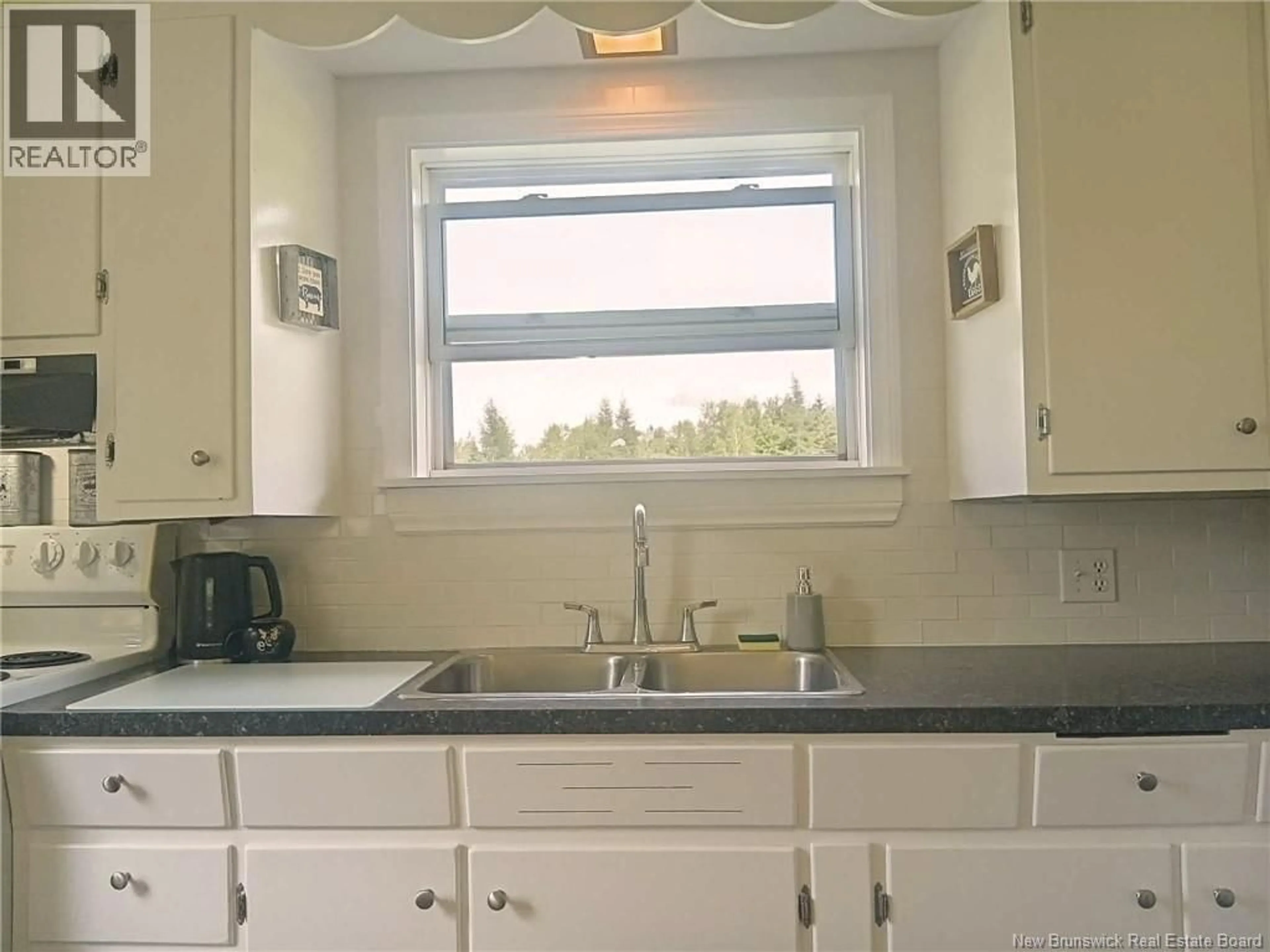 Standard kitchen, ceramic/tile floor for 2579 ROUTE 3, Harvey New Brunswick E6K1R5