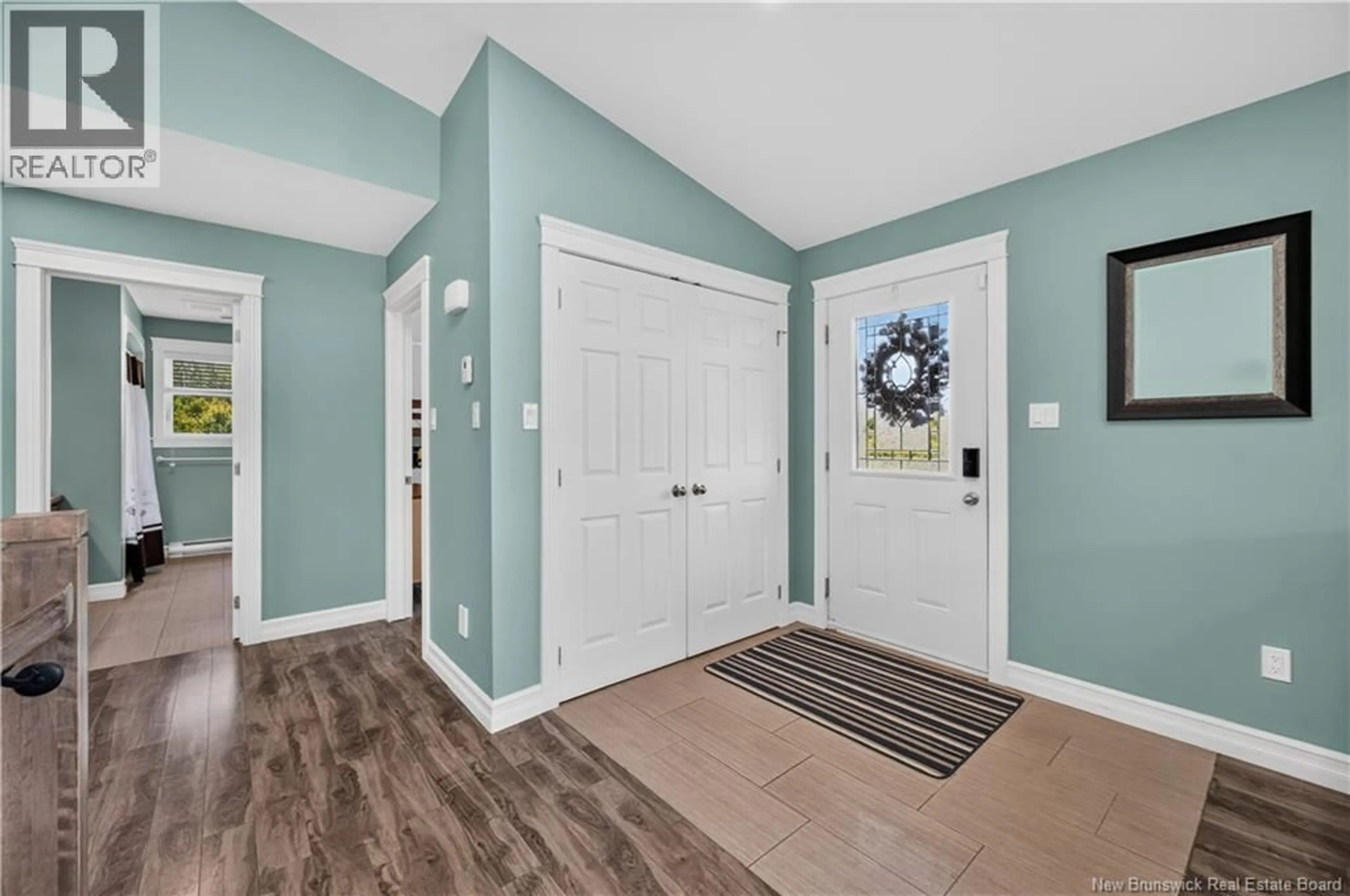 Indoor entryway for 38 CHEMIN CORMIER, Botsford New Brunswick E4N2K6