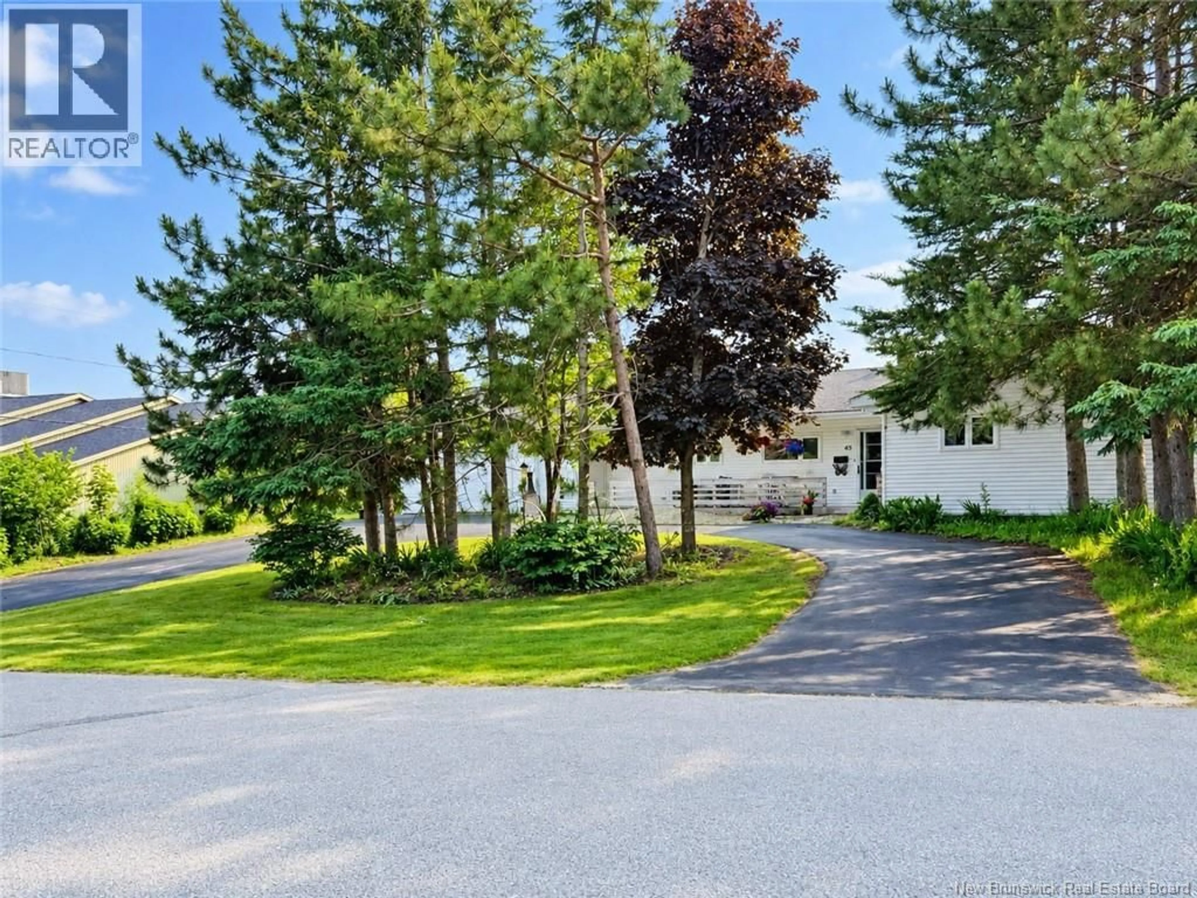A pic from outside/outdoor area/front of a property/back of a property/a pic from drone, unknown for 45 JESSIMAN BOULEVARD, Miramichi New Brunswick E1V6V1