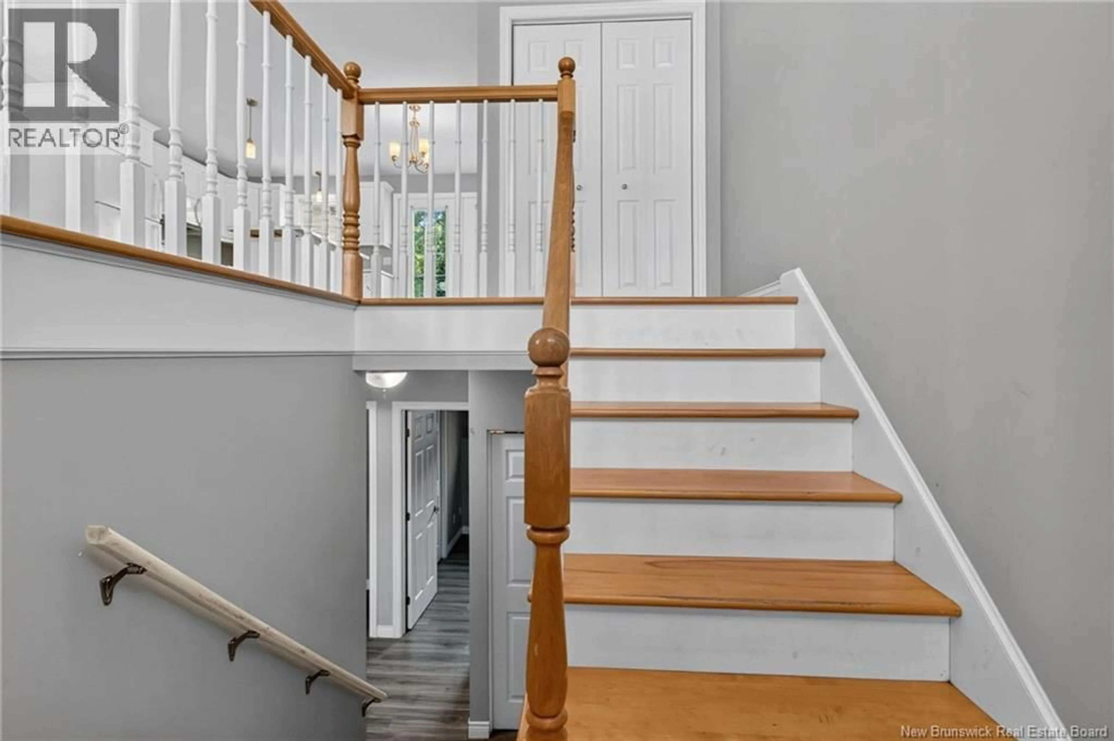 Stairs for 126 BAHAMA STREET, Dieppe New Brunswick E1A7X7