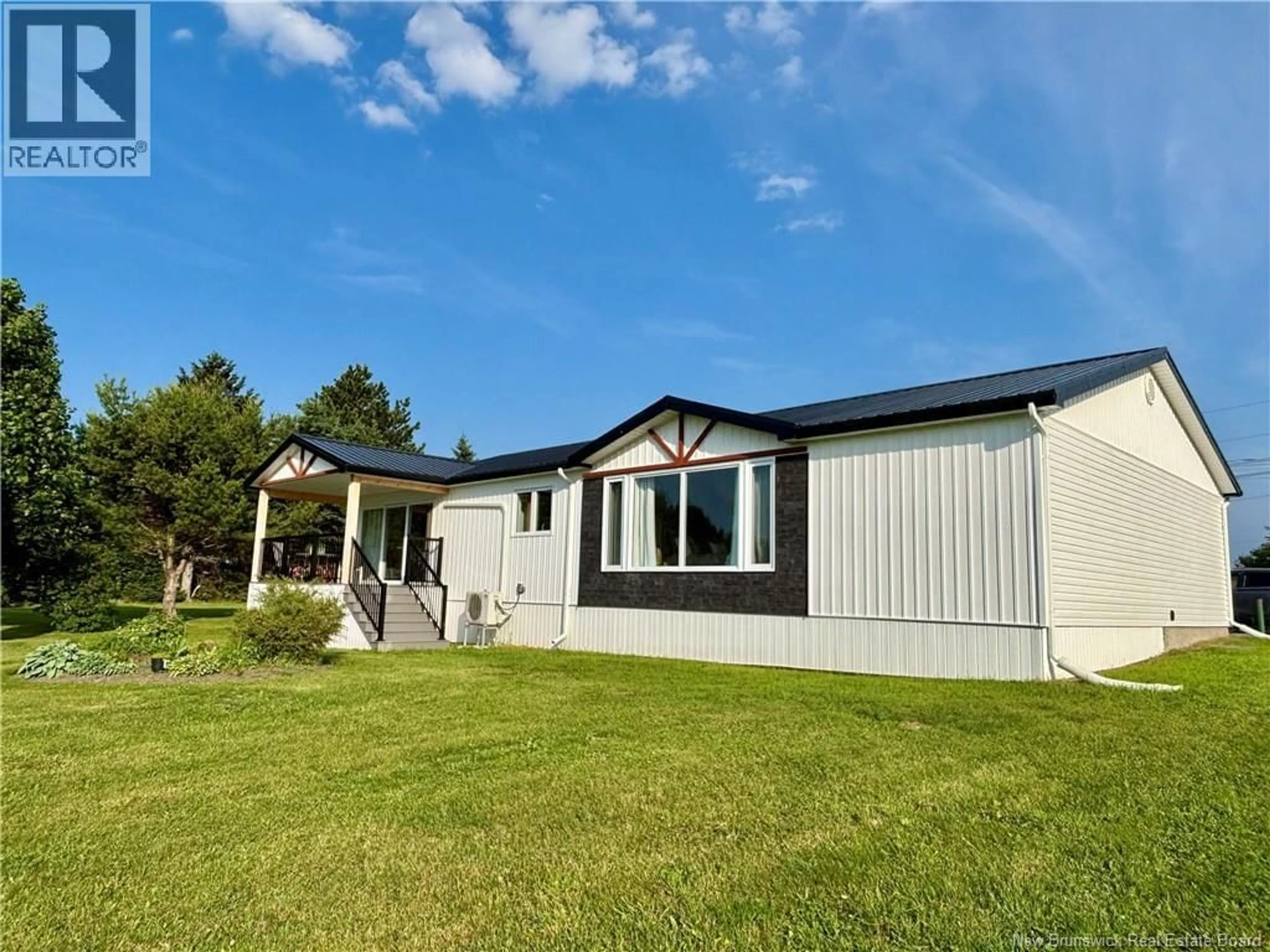 Home with vinyl exterior material, unknown for 56 ALLEE JOS, Pont-Lafrance New Brunswick E1X4A8