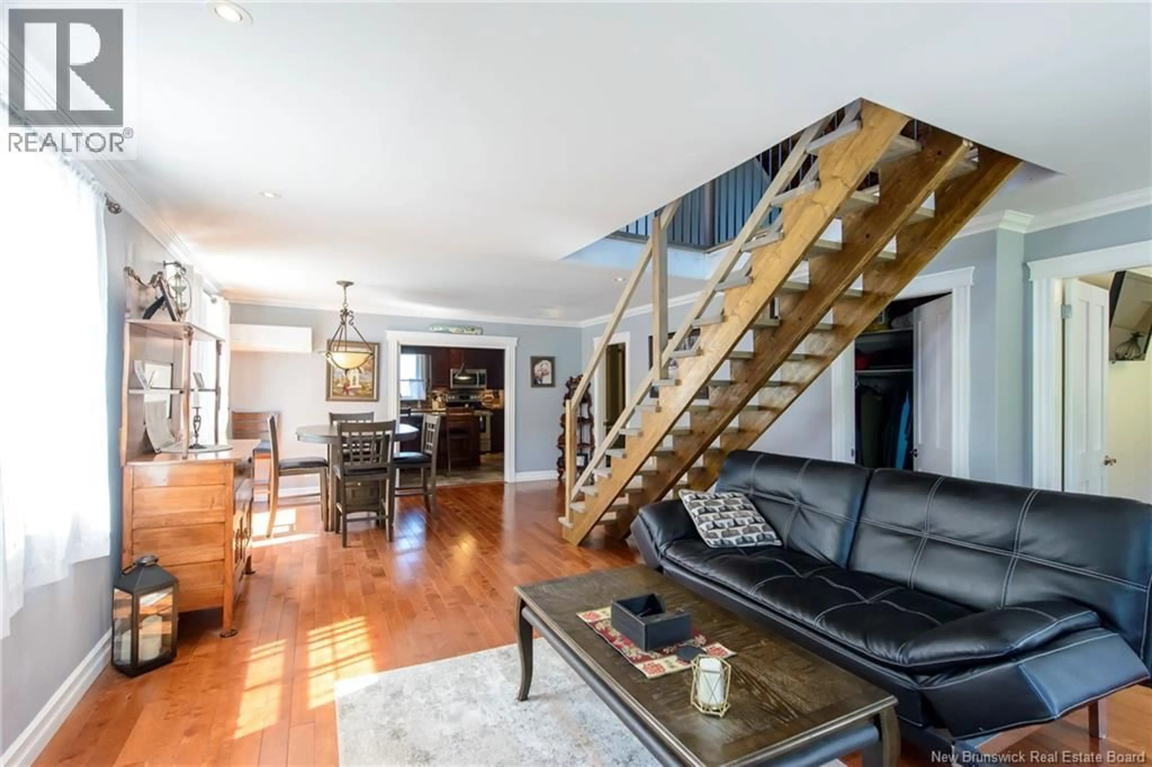 Indoor foyer for 601 GREENHEAD ROAD, Saint John New Brunswick E3M4W7