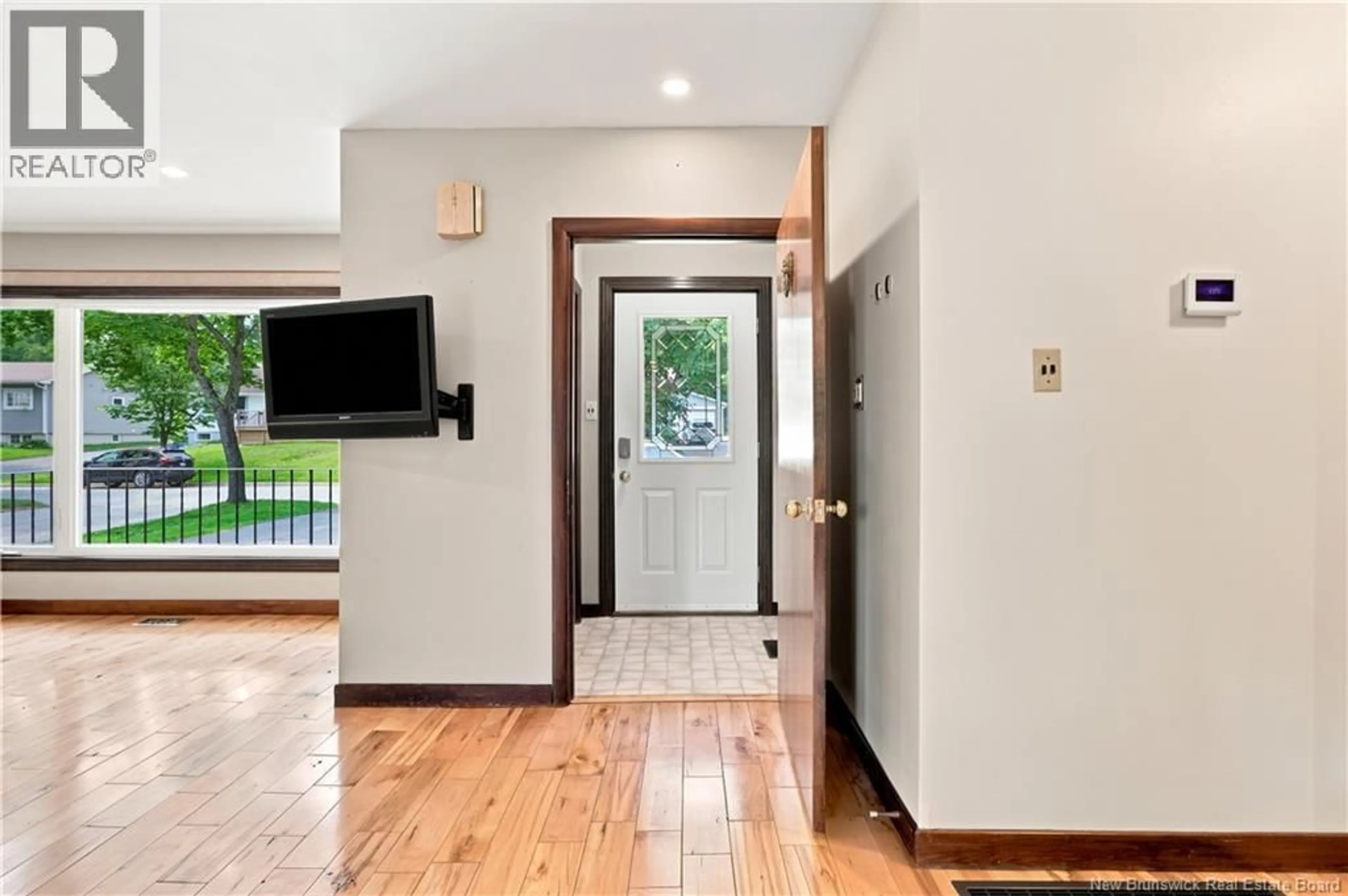 Indoor entryway for 447 PEDERSON CRESCENT, Fredericton New Brunswick E3B2Z1