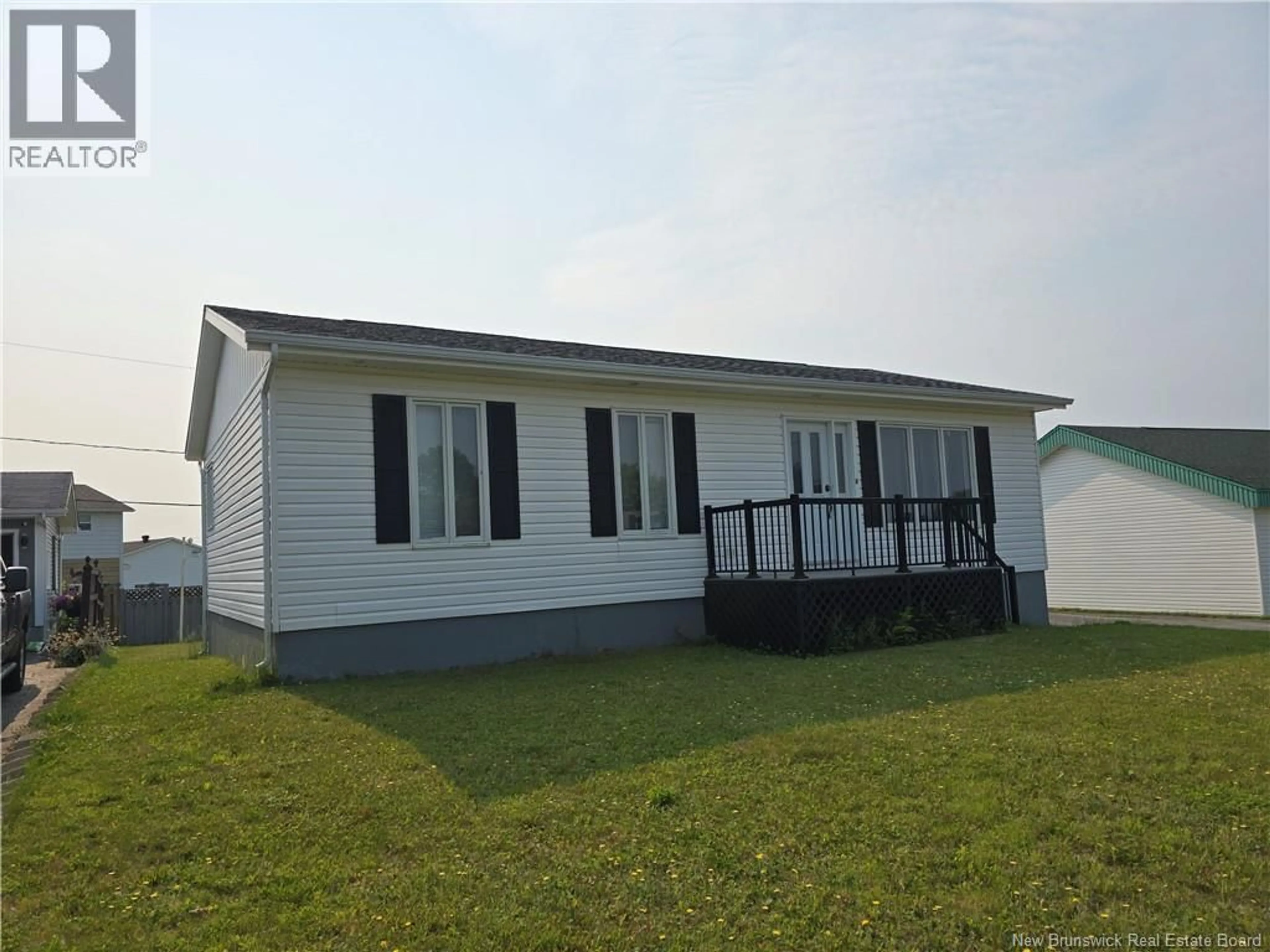 Home with vinyl exterior material, building for 531 FLEET, Bathurst New Brunswick E2A4H2