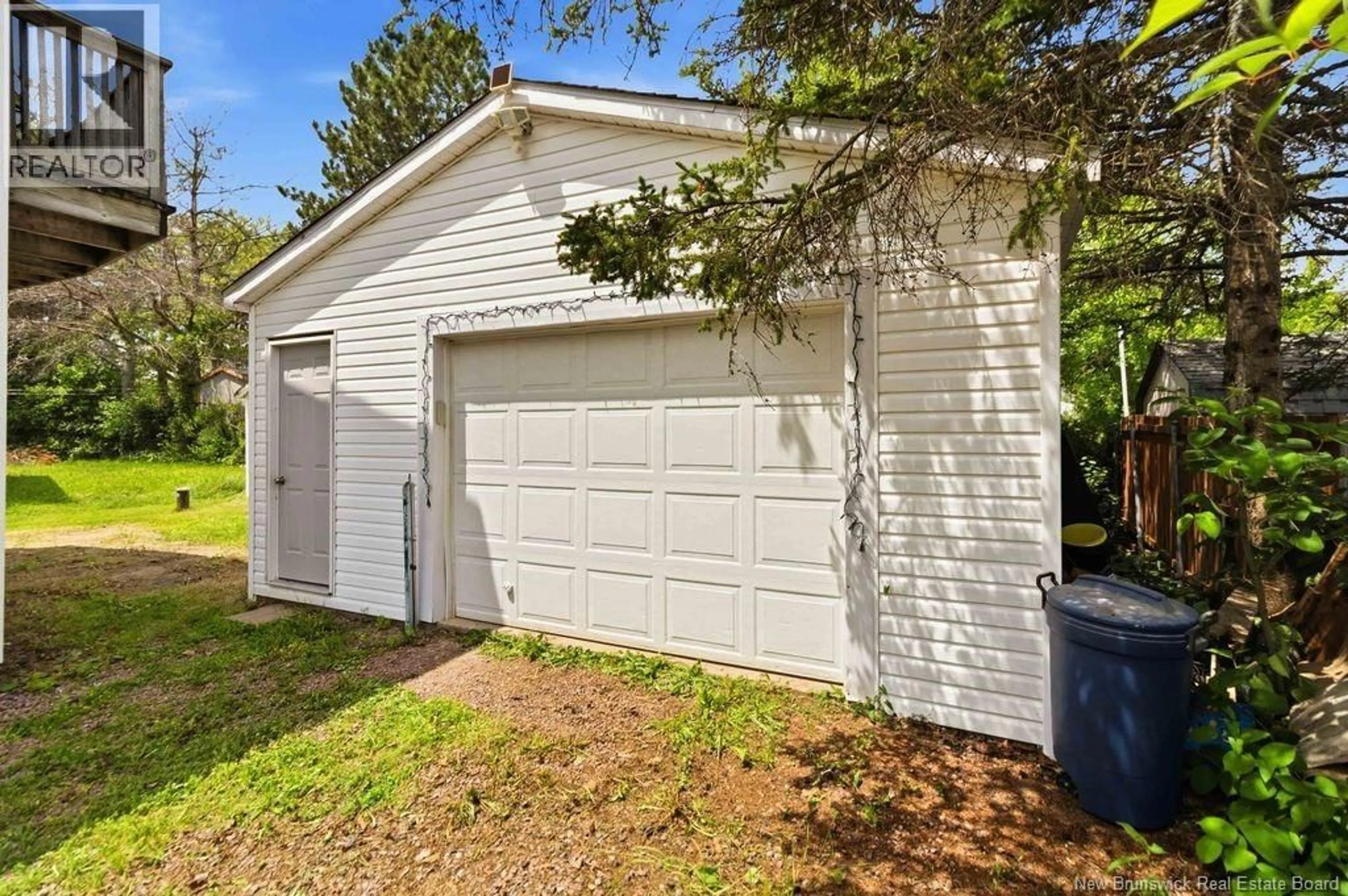 Indoor garage for 8 HILLSIDE STREET, Pointe-Du-Chêne New Brunswick E4P4M2
