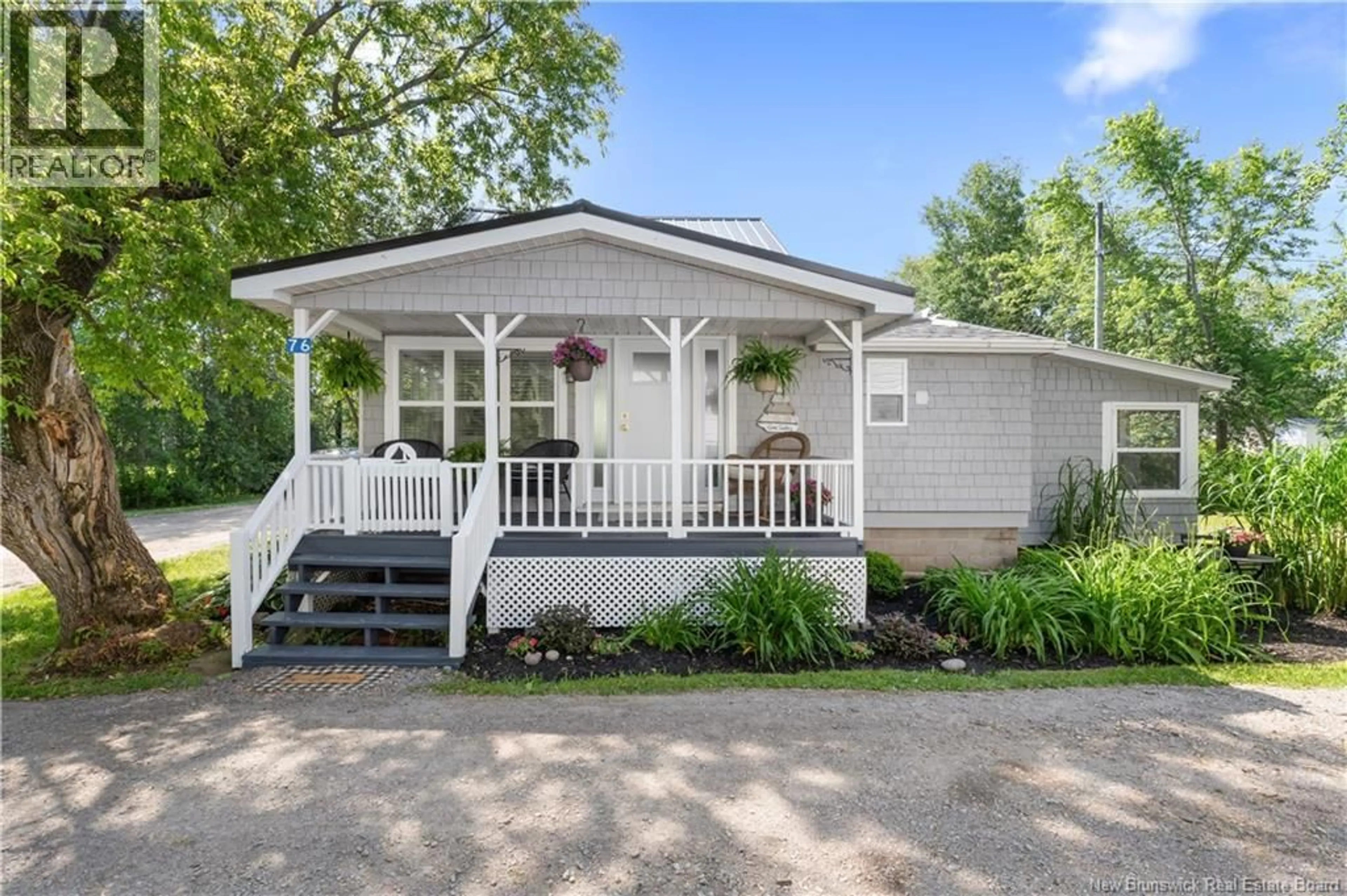 Home with vinyl exterior material, street for 76 THIRD AVENUE, Pointe-Du-Chêne New Brunswick E4P5H5