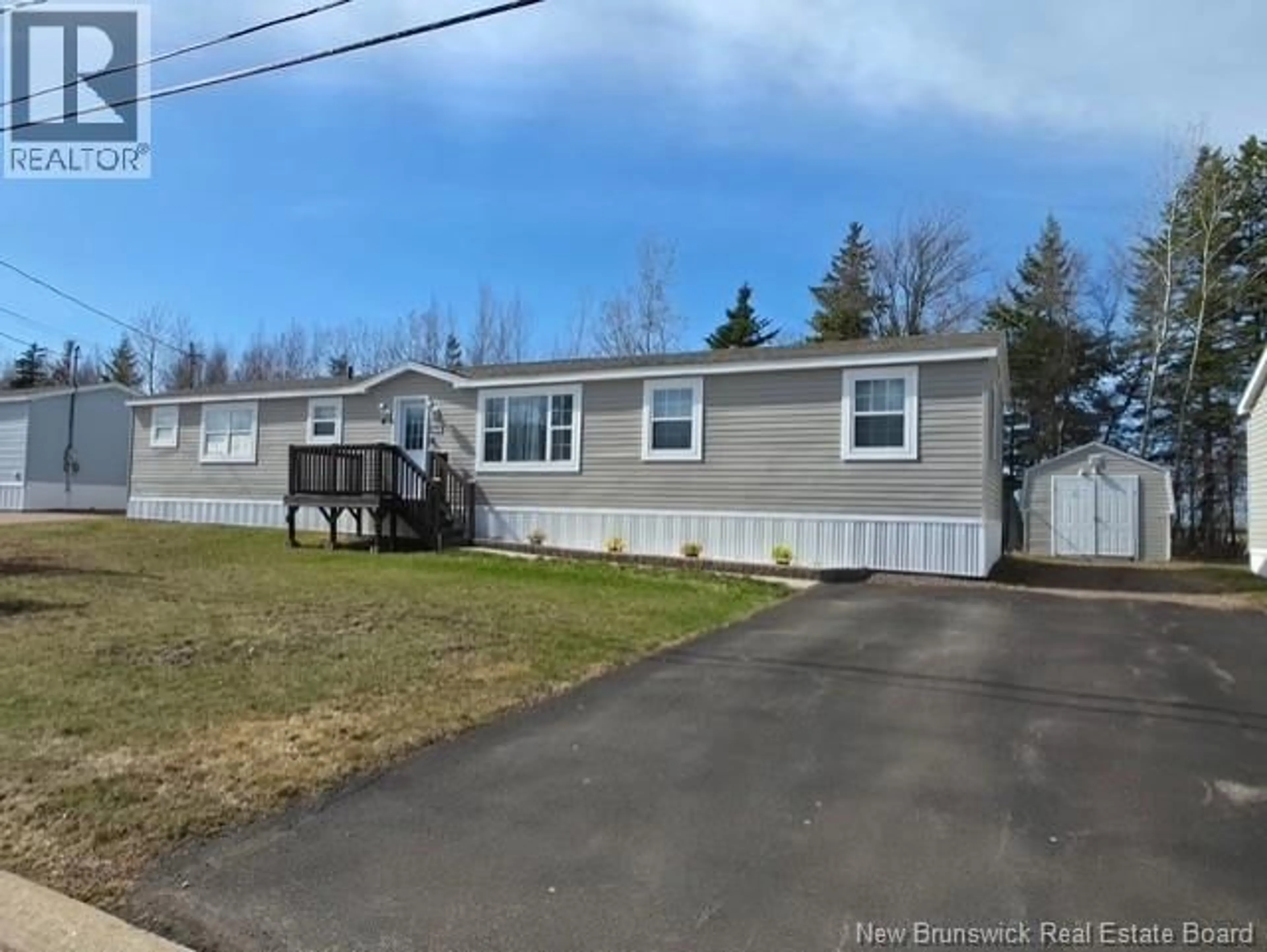 Home with vinyl exterior material, street for 614 CHAMPLAIN, Shediac New Brunswick E4P9C9