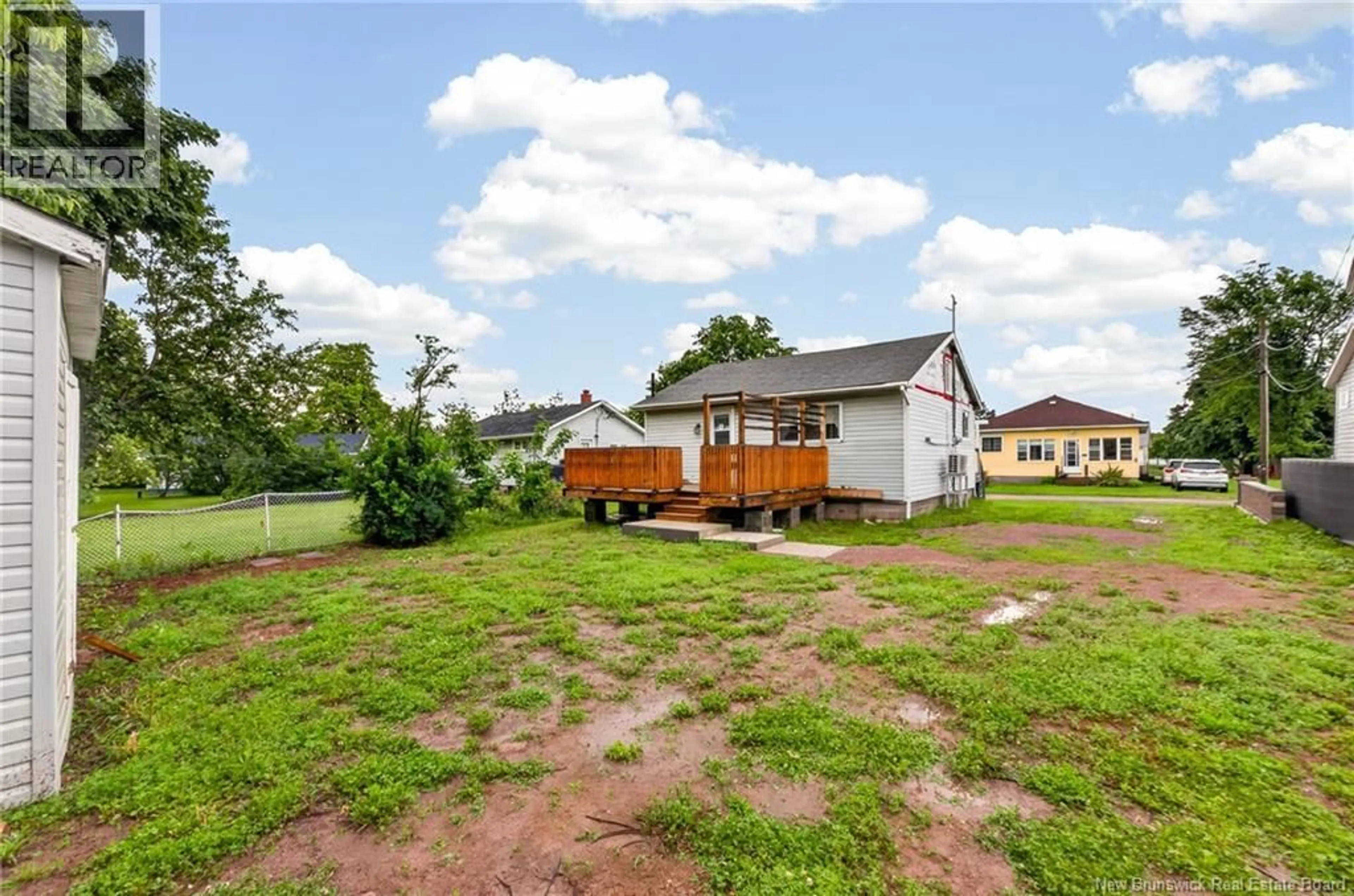 A pic from outside/outdoor area/front of a property/back of a property/a pic from drone, unknown for 108 THIRD AVENUE, Pointe-Du-Chêne New Brunswick E4P5J1