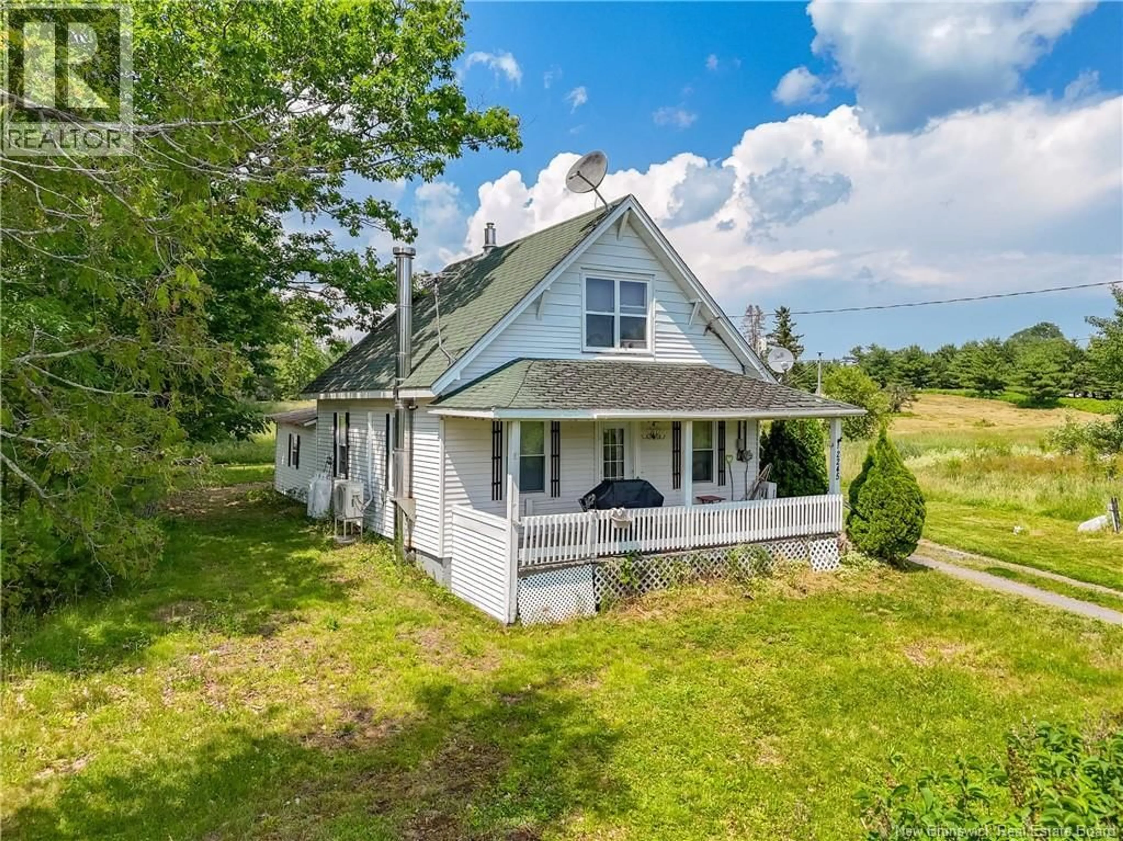 A pic from outside/outdoor area/front of a property/back of a property/a pic from drone, unknown for 2245 ROUTE 102, Gagetown New Brunswick E5M1J5