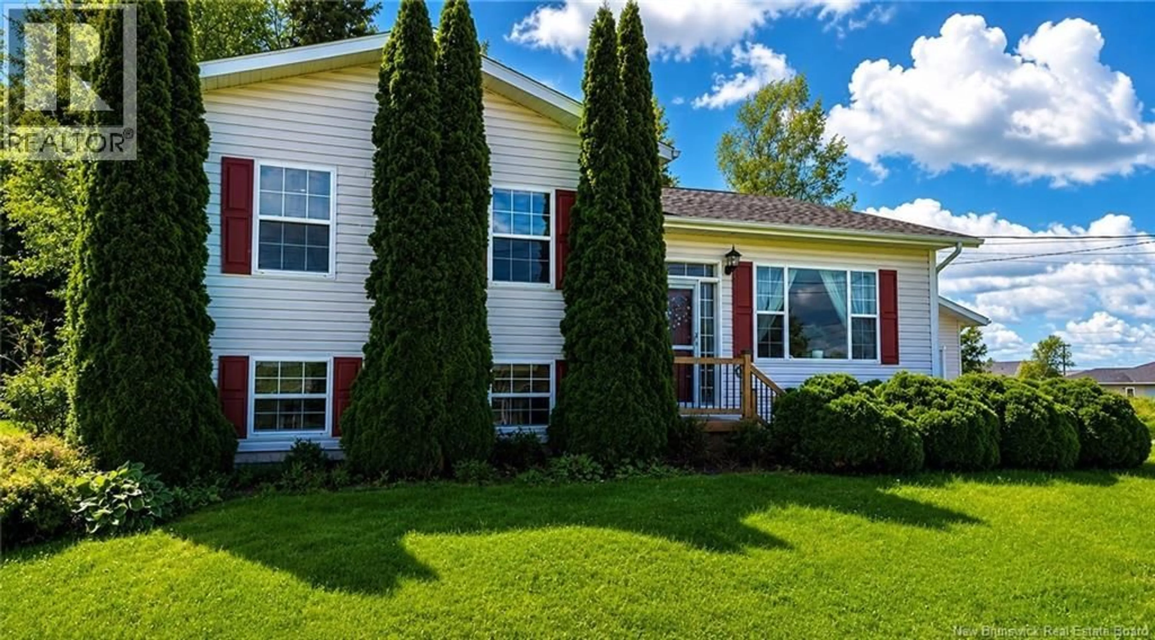 Home with vinyl exterior material, unknown for 173 EASTWOOD DRIVE, Woodstock New Brunswick E7M3Z4
