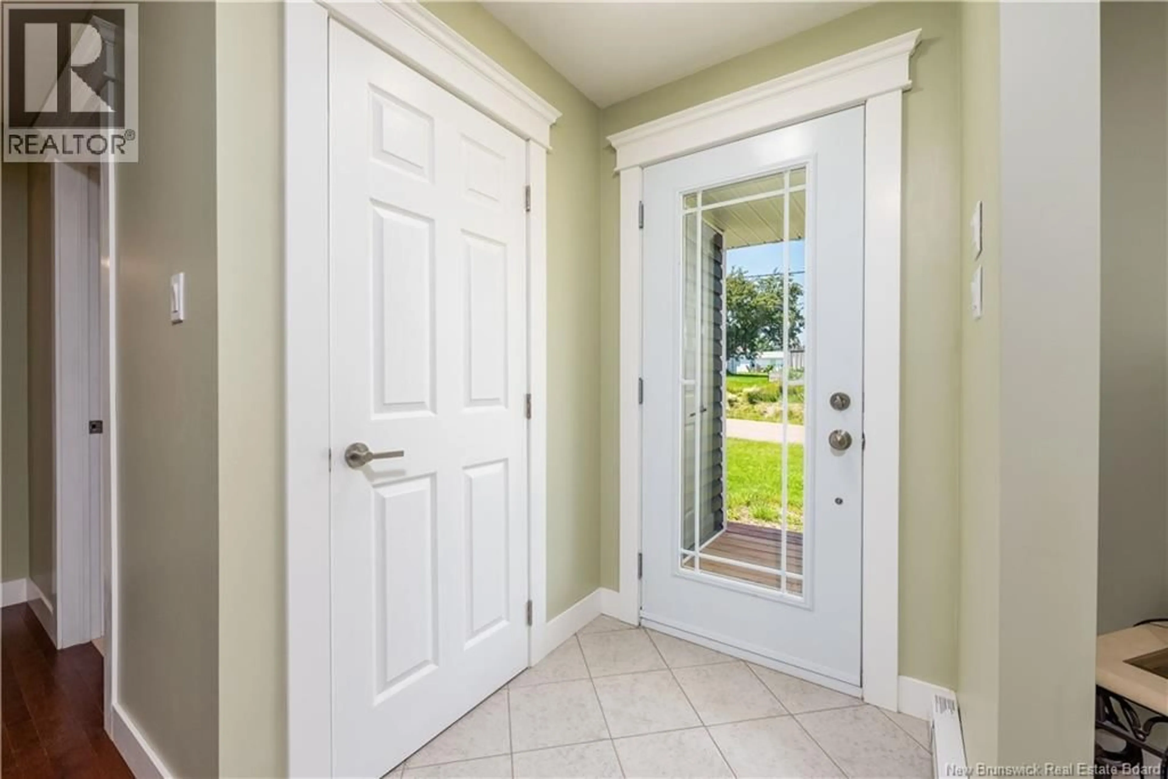 Indoor entryway for 54 CHARLES STREET, Sackville New Brunswick E4L3S6
