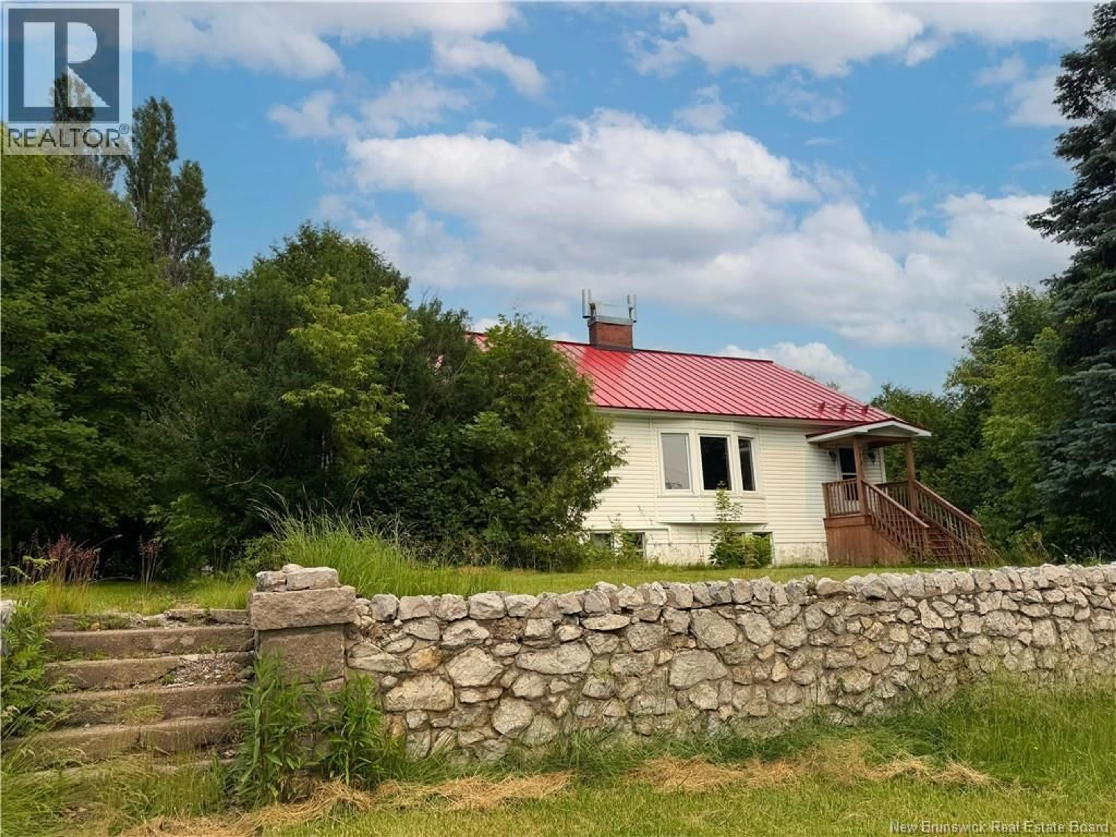 A pic from outside/outdoor area/front of a property/back of a property/a pic from drone, building for 775 MURRAY AVENUE, Bathurst New Brunswick E2A1V3