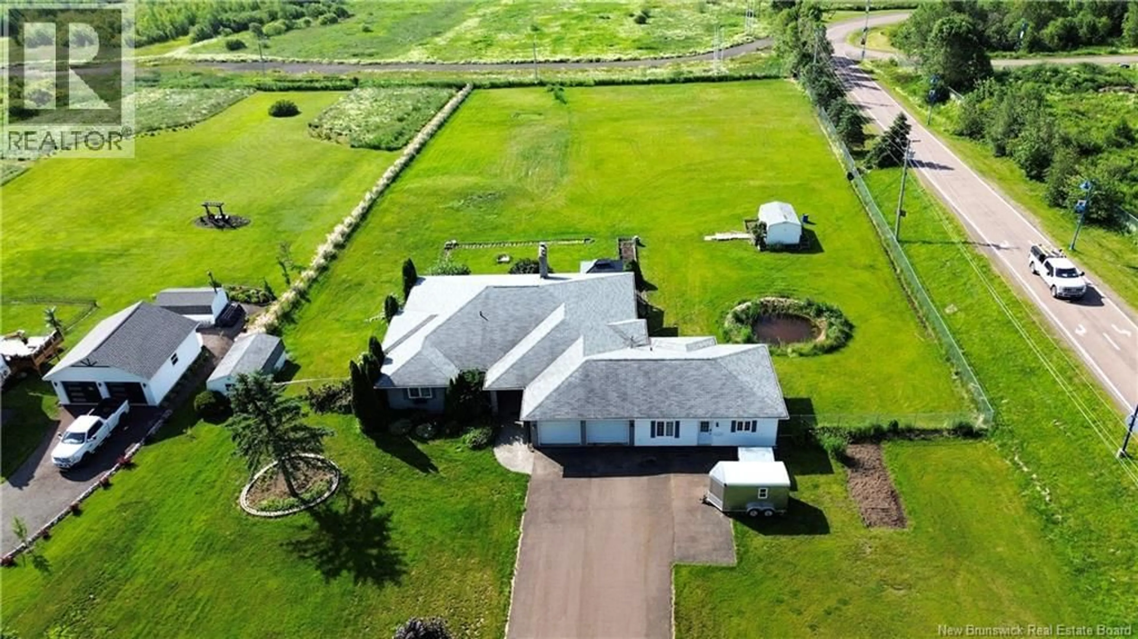 A pic from outside/outdoor area/front of a property/back of a property/a pic from drone, building for 680 FRONT MOUNTAIN ROAD, Moncton New Brunswick E1G3H3