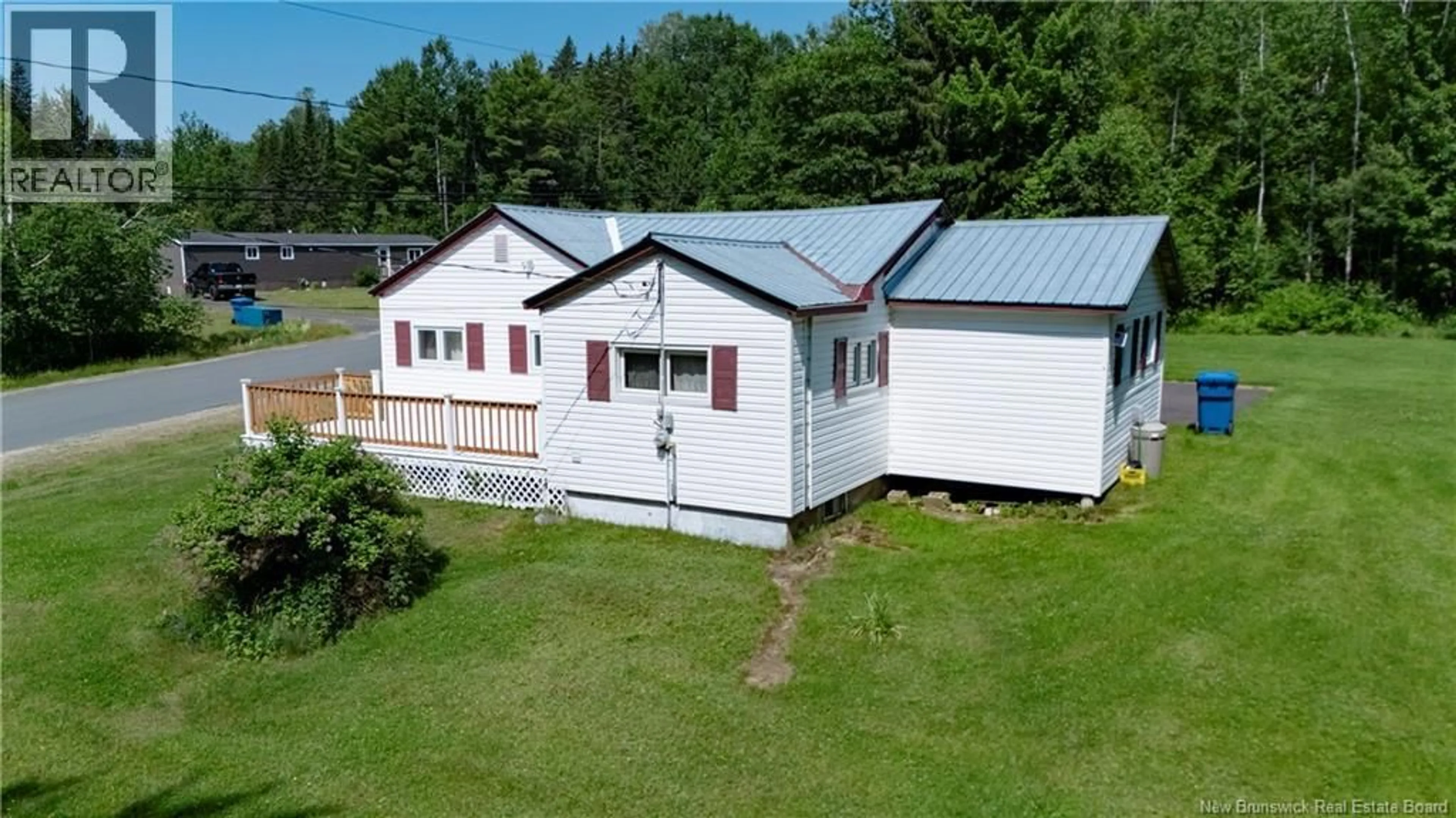 A pic from outside/outdoor area/front of a property/back of a property/a pic from drone, building for 74 HAZELTON ROAD, Doaktown New Brunswick E9C1N6