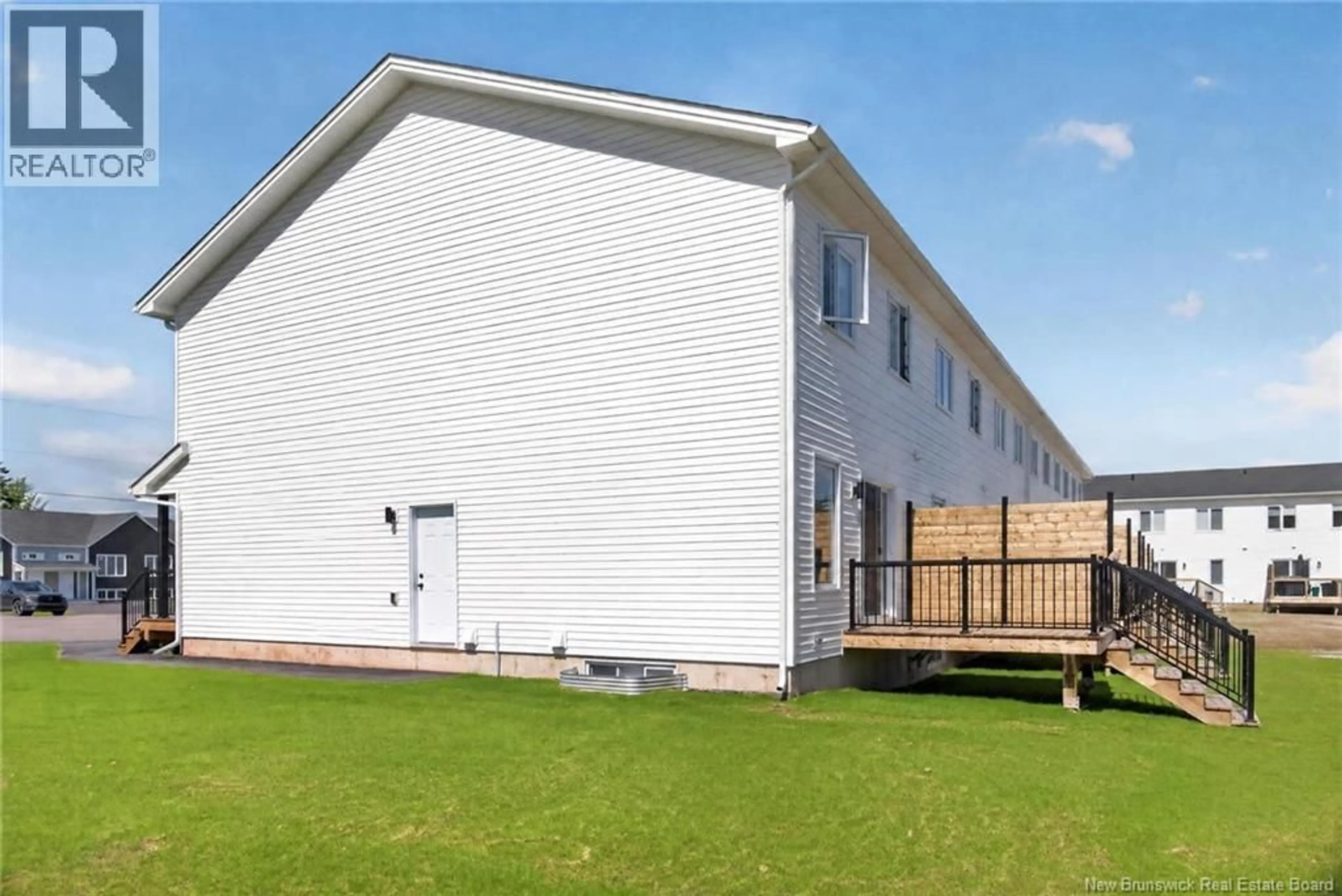 Home with vinyl exterior material, building for 16 CEDRIC COURT, Dieppe New Brunswick E1K0A5