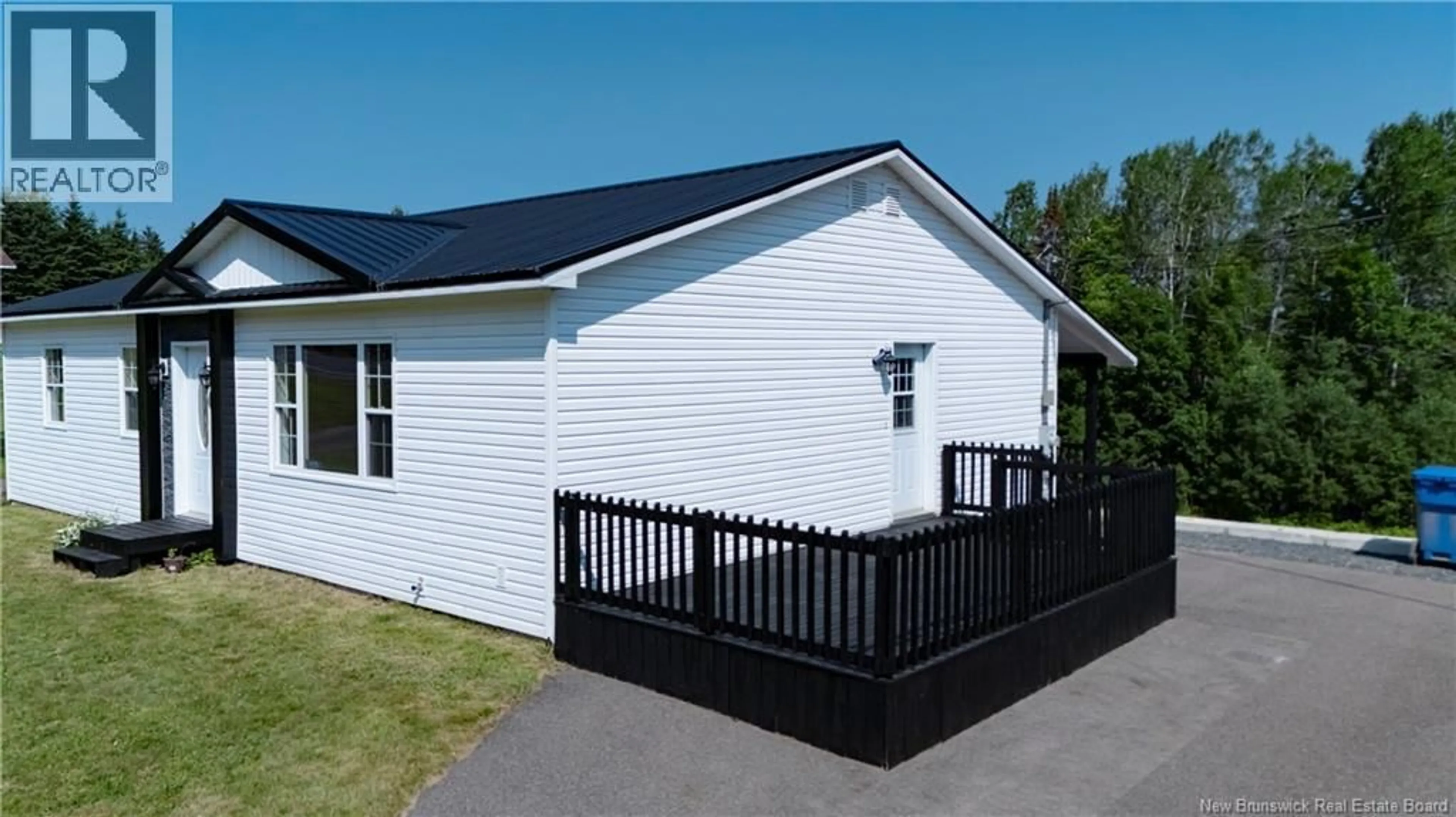 Home with vinyl exterior material, building for 107 MAIN STREET, Doaktown New Brunswick E9C1A3