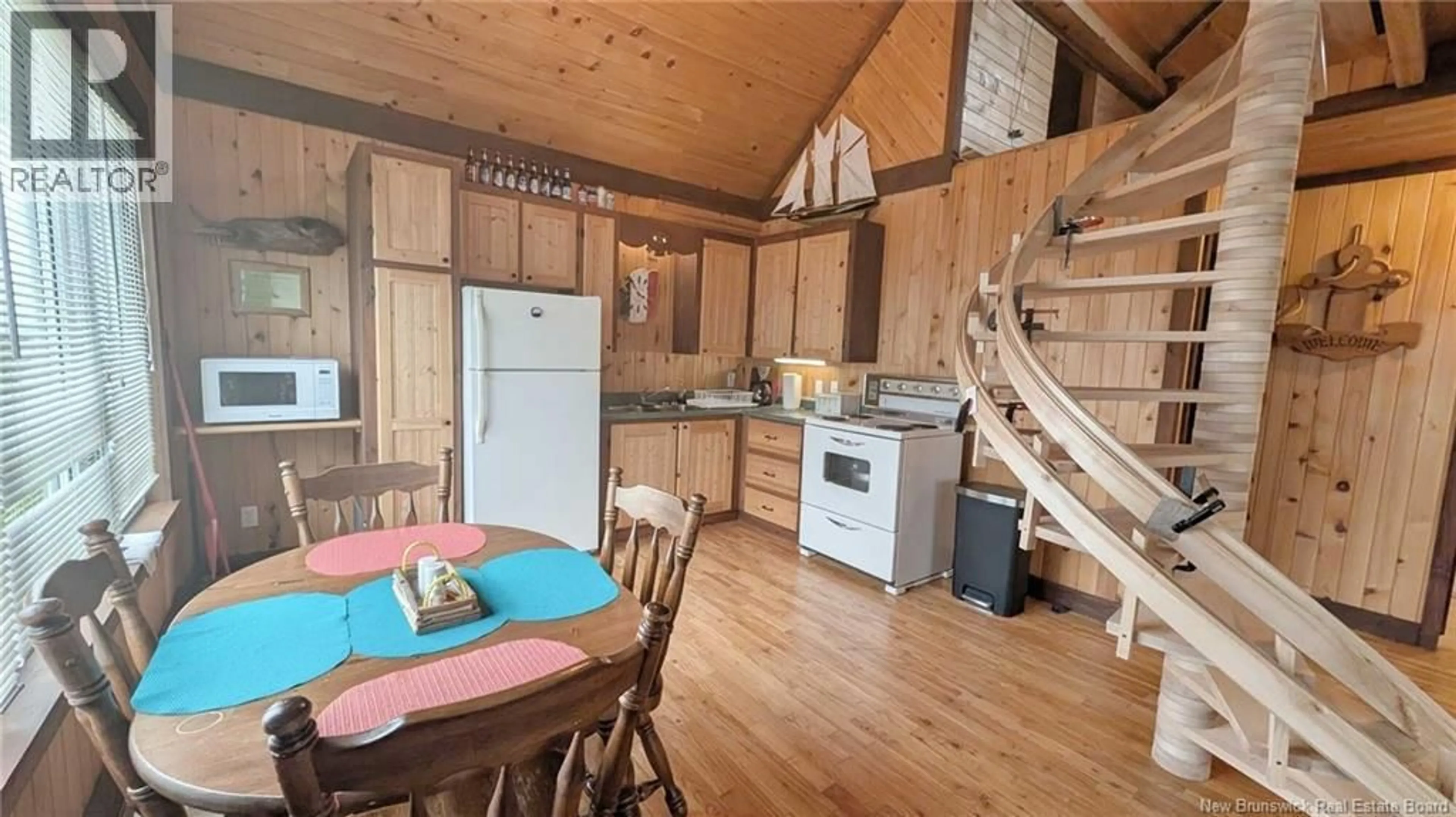 Standard kitchen, wood/laminate floor for 430 CHEM. DES CHALETS, Maisonnette New Brunswick E8N2M2