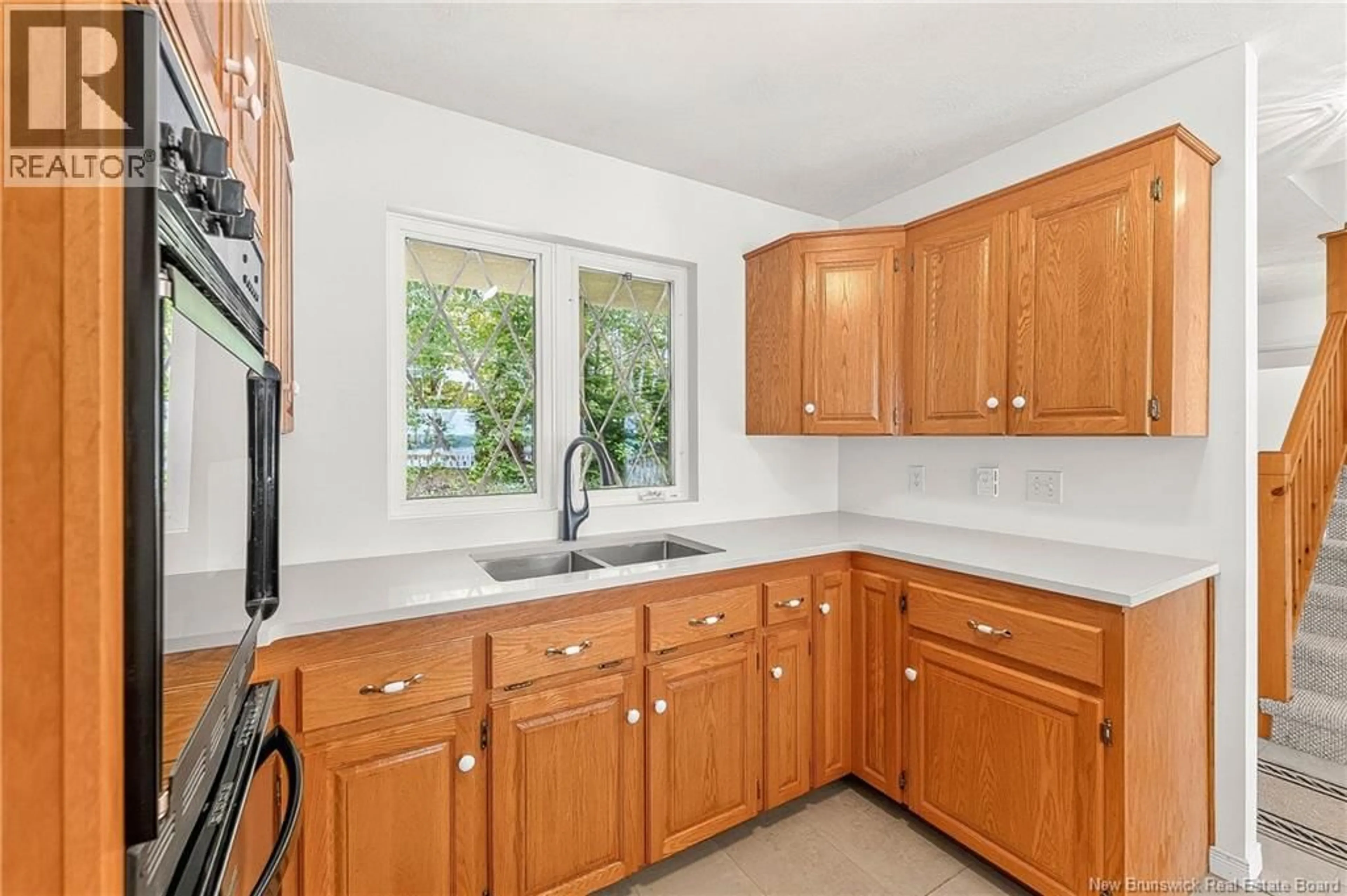 Standard kitchen, ceramic/tile floor for 178 HILLS POINT ROAD, Oak Bay New Brunswick E3L3J7