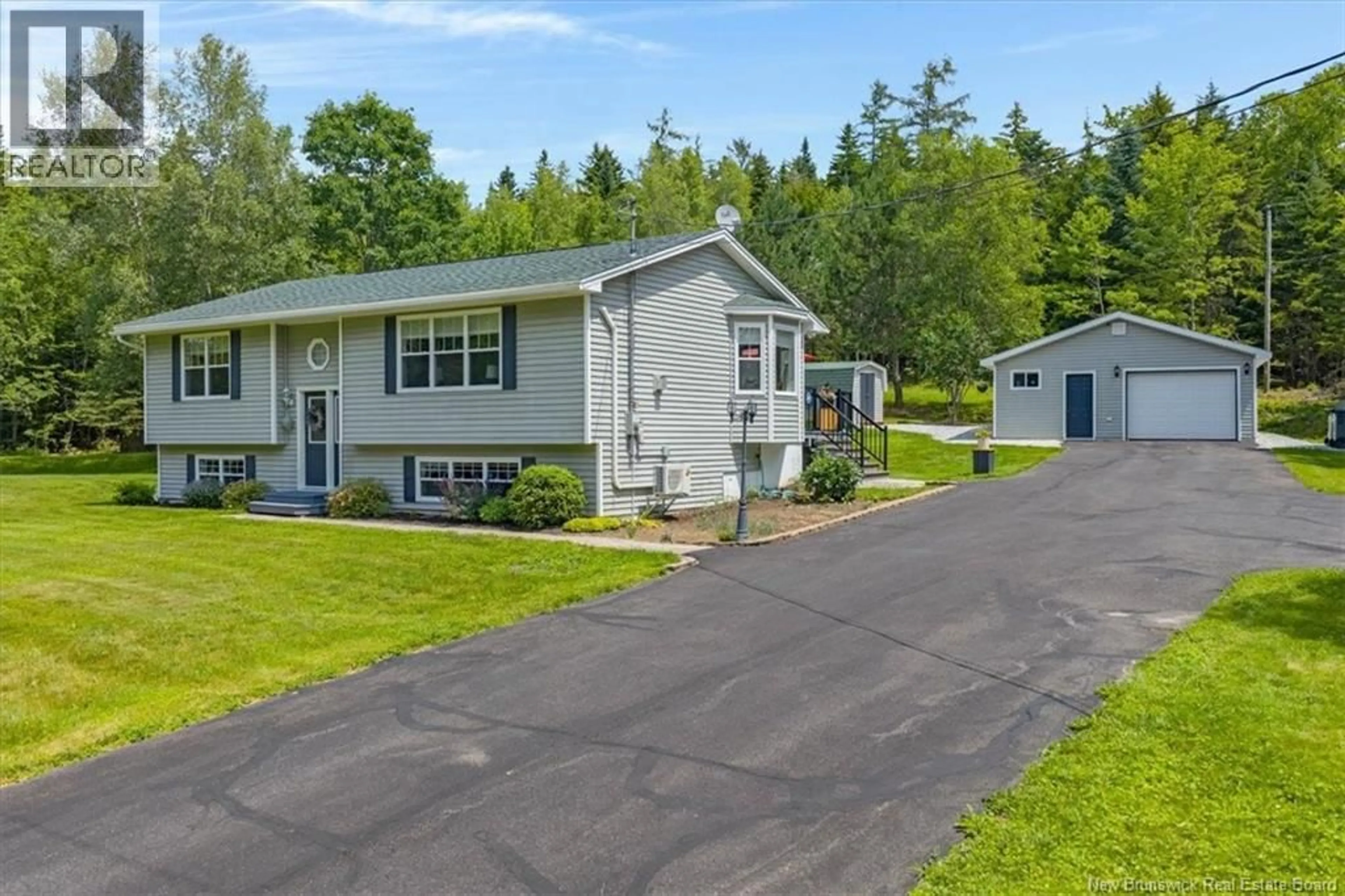 A pic from outside/outdoor area/front of a property/back of a property/a pic from drone, street for 272 PICKWAUKET ROAD, Hampton New Brunswick E5N6J3