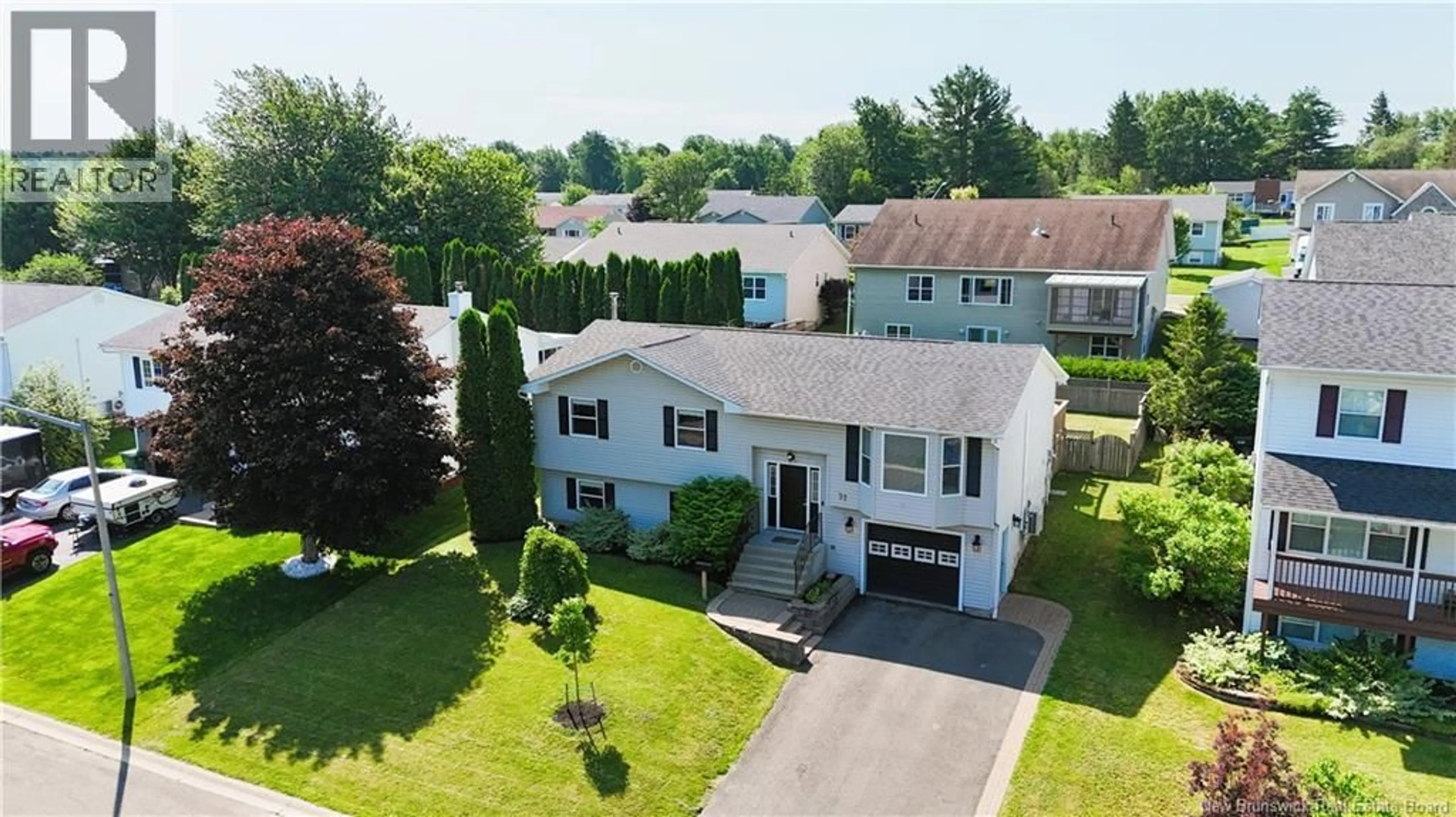 A pic from outside/outdoor area/front of a property/back of a property/a pic from drone, street for 37 LANSDOWN AVENUE, Oromocto New Brunswick E2V4J7