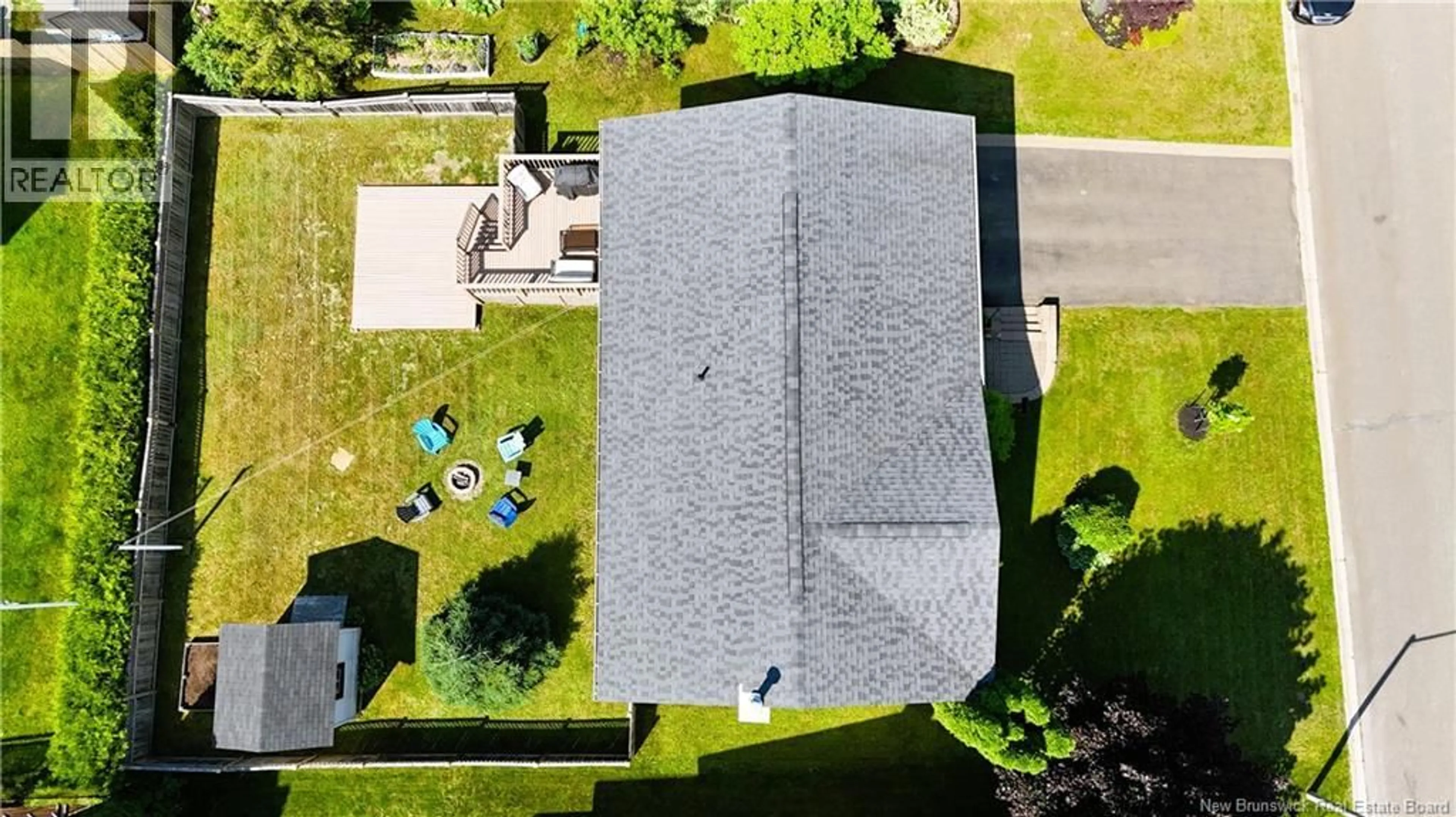 A pic from outside/outdoor area/front of a property/back of a property/a pic from drone, street for 37 LANSDOWN AVENUE, Oromocto New Brunswick E2V4J7