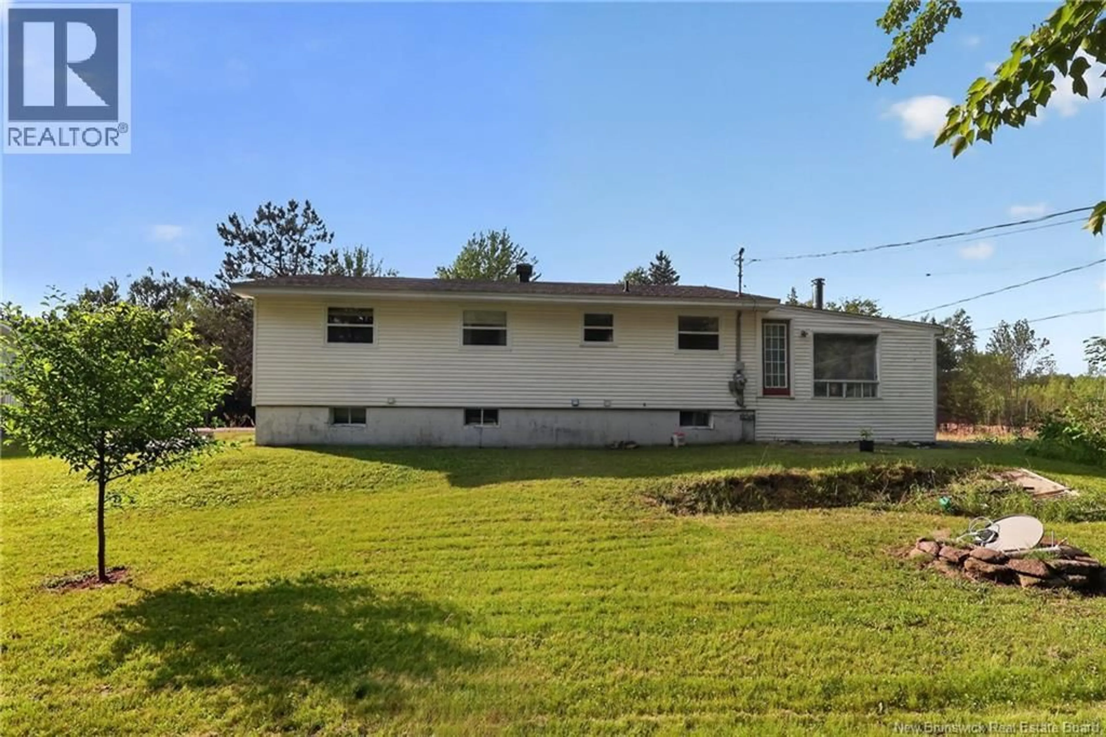 A pic from outside/outdoor area/front of a property/back of a property/a pic from drone, building for 2 PLEASANTVIEW STREET, Lutes Mountain New Brunswick E1G2S6