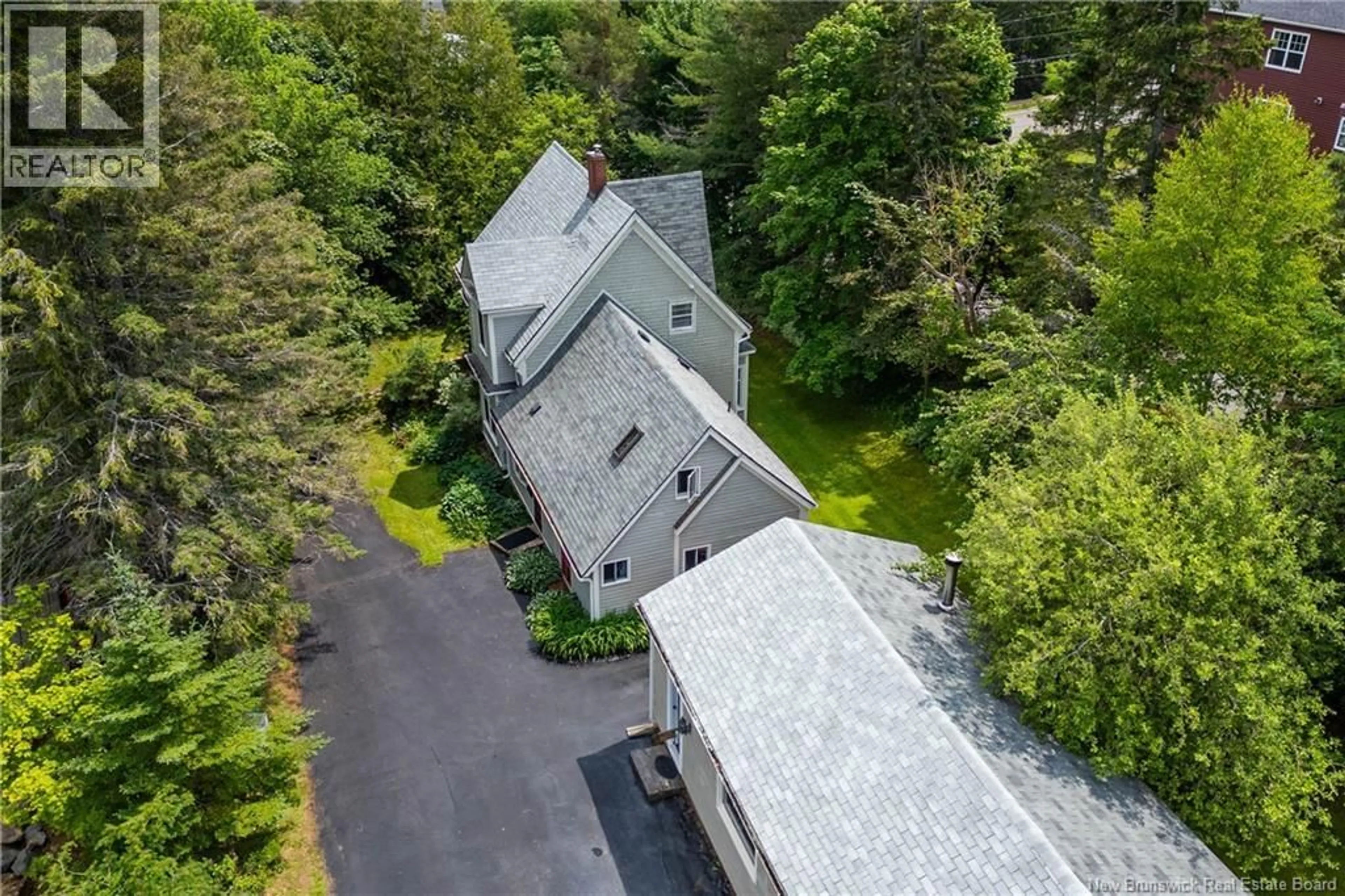 A pic from outside/outdoor area/front of a property/back of a property/a pic from drone, building for 51 SALEM STREET, Sackville New Brunswick E4L4J6