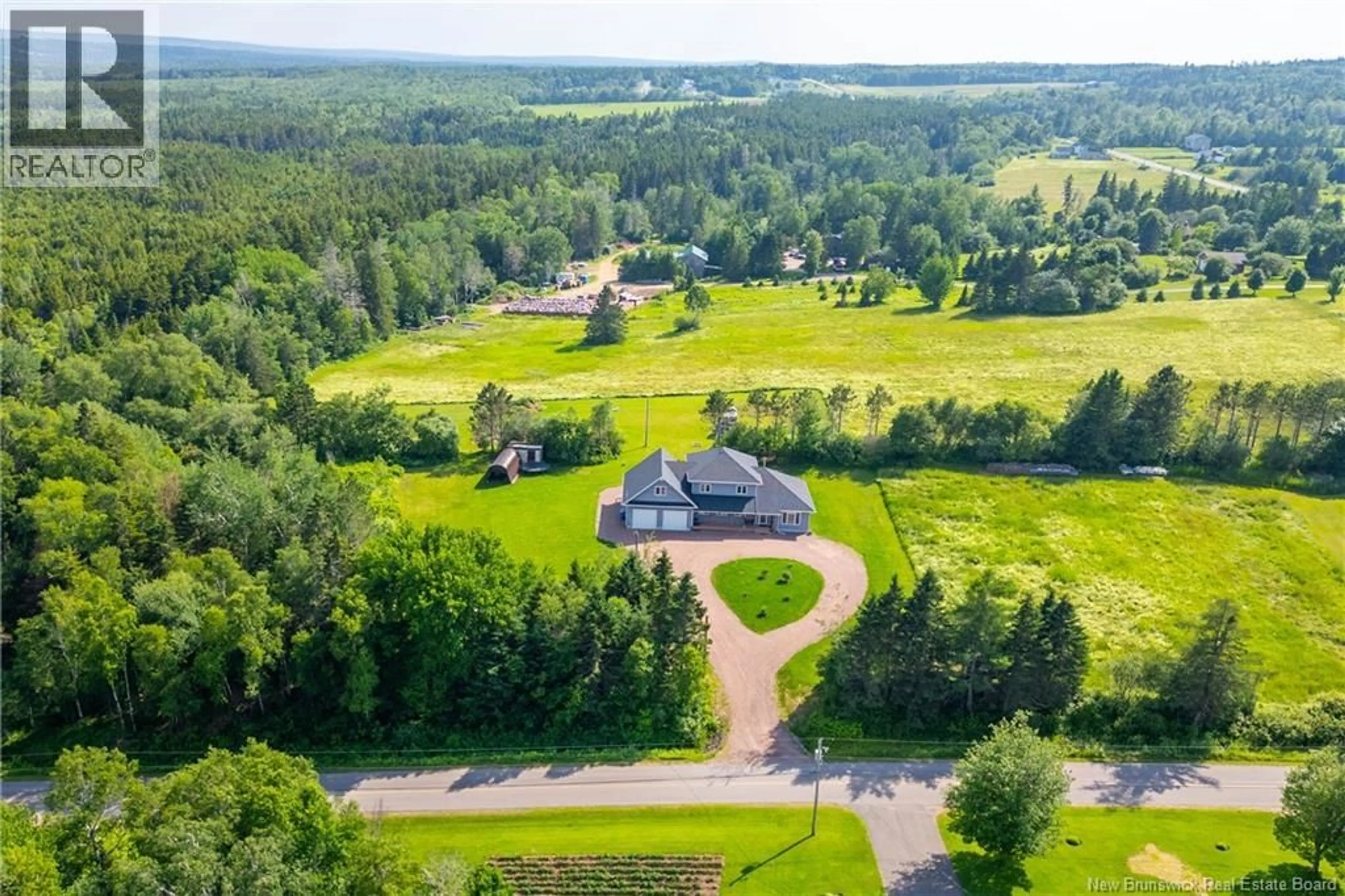 A pic from outside/outdoor area/front of a property/back of a property/a pic from drone, unknown for 286 MOUNT VIEW ROAD, Sackville New Brunswick E4L1P4