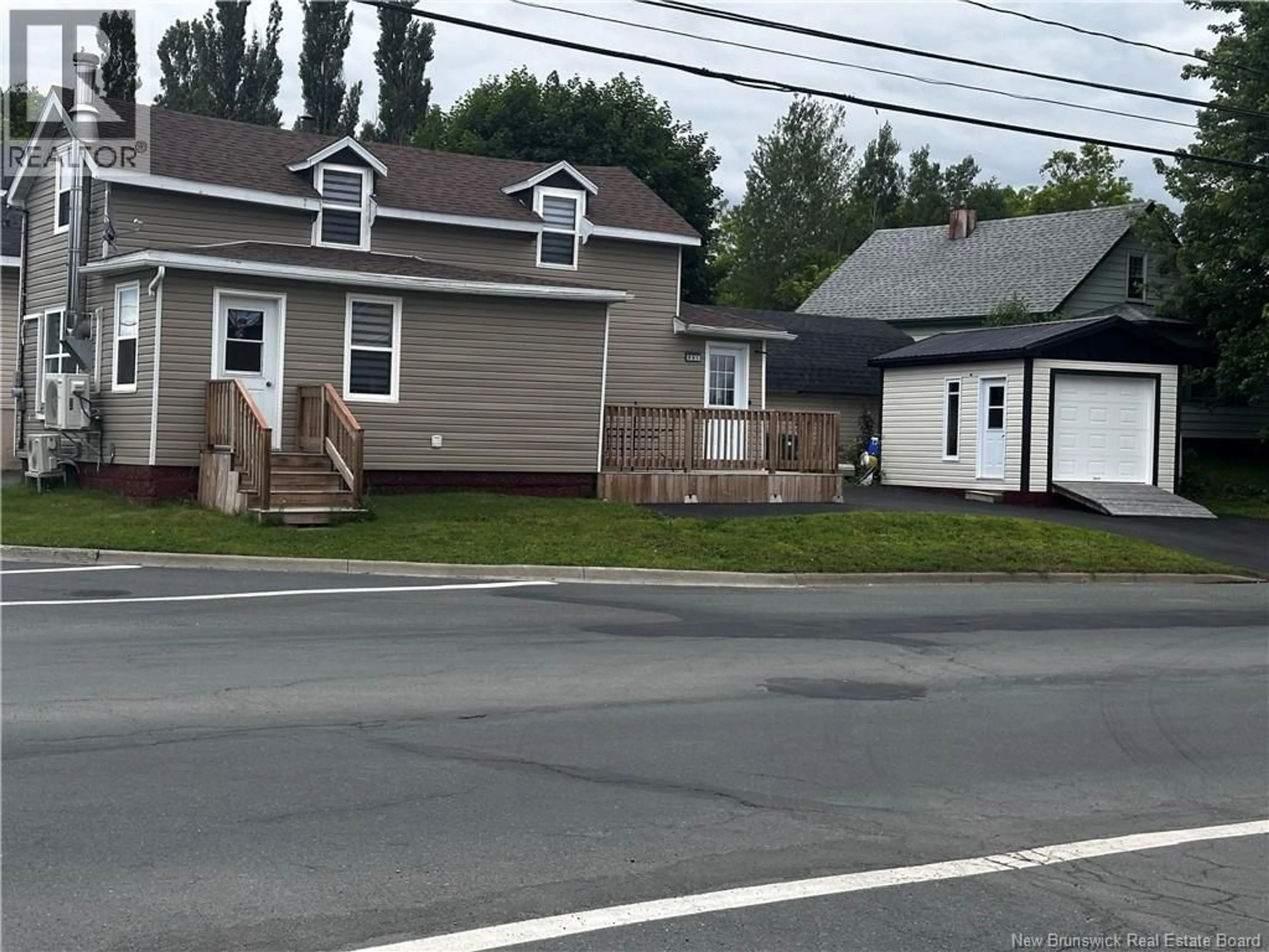 A pic from outside/outdoor area/front of a property/back of a property/a pic from drone, street for 901 KING AVENUE, Bathurst New Brunswick E2A1R9