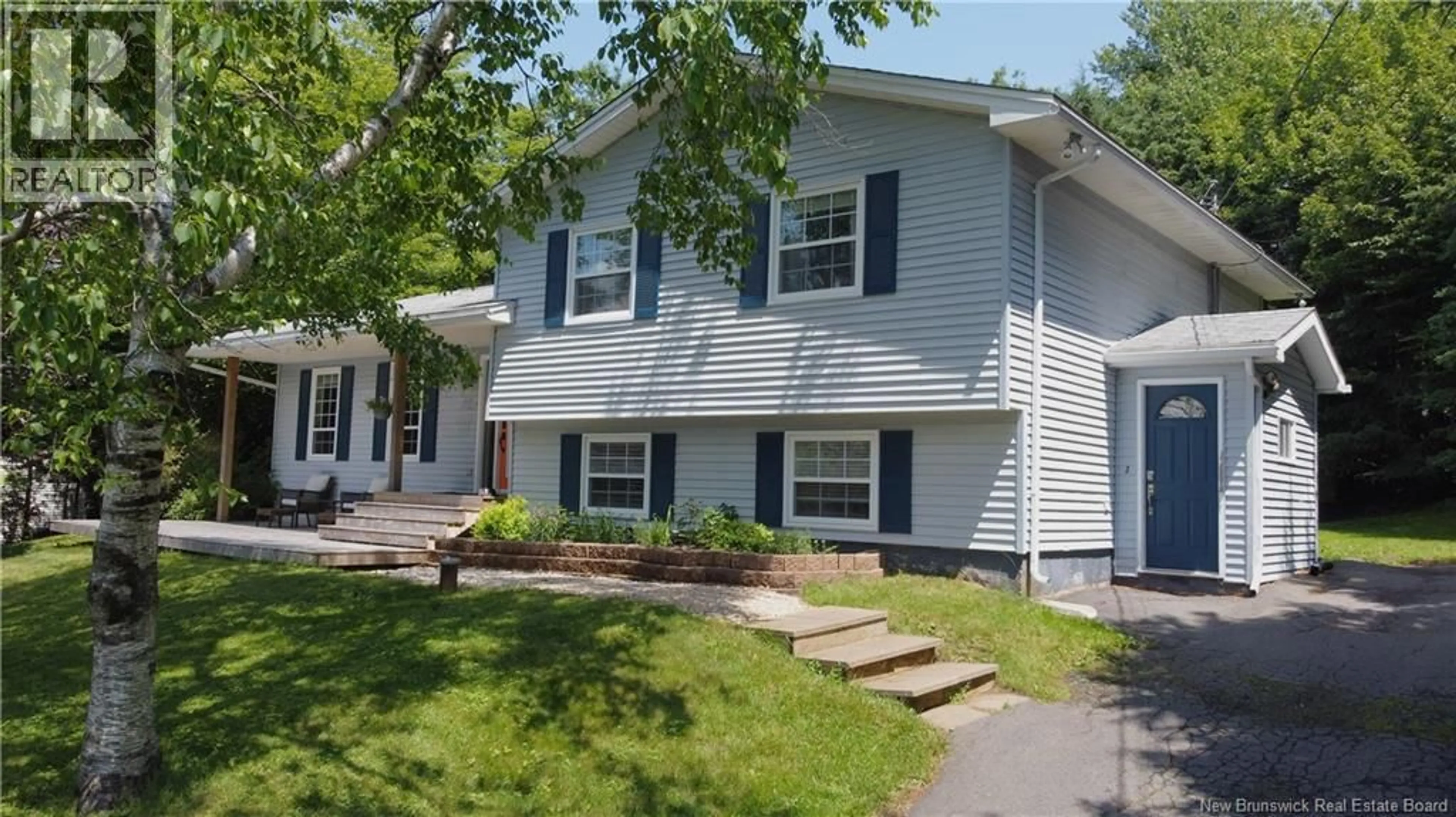 Home with vinyl exterior material, street for 10 PRINCETON AVENUE, Quispamsis New Brunswick E2E3H3