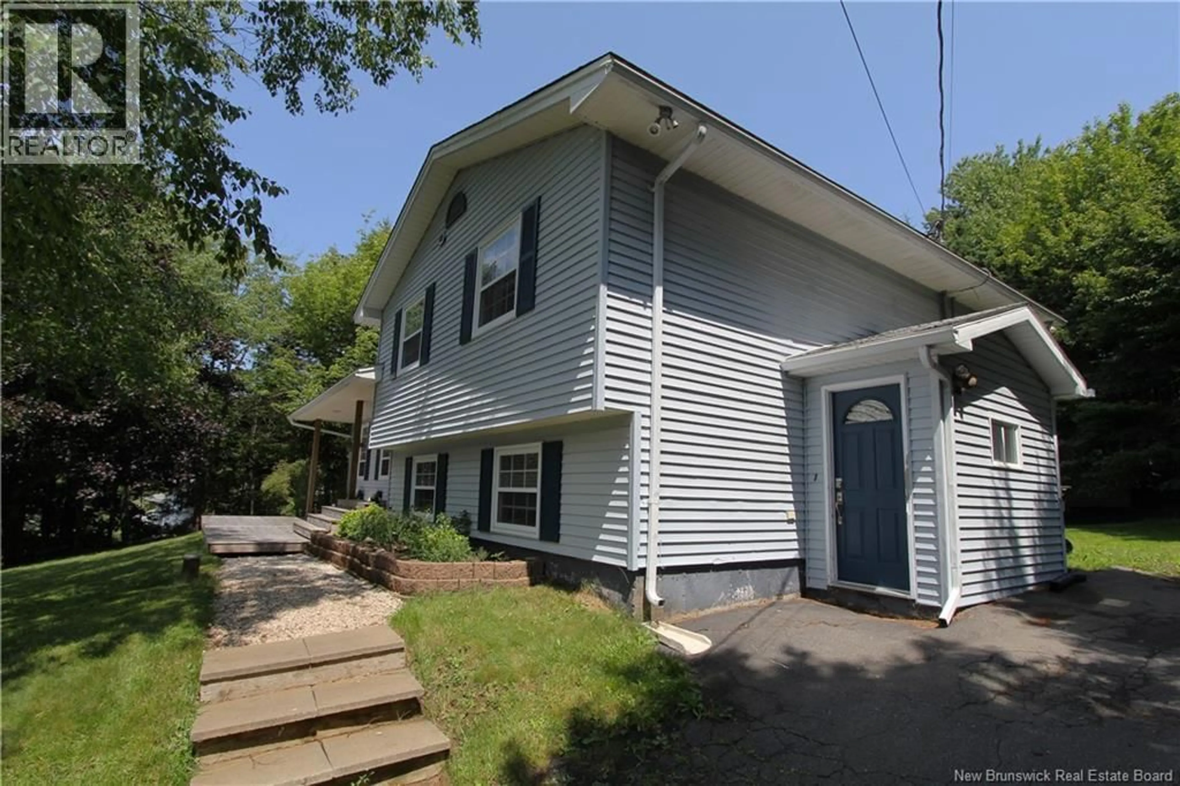Home with vinyl exterior material, street for 10 PRINCETON AVENUE, Quispamsis New Brunswick E2E3H3