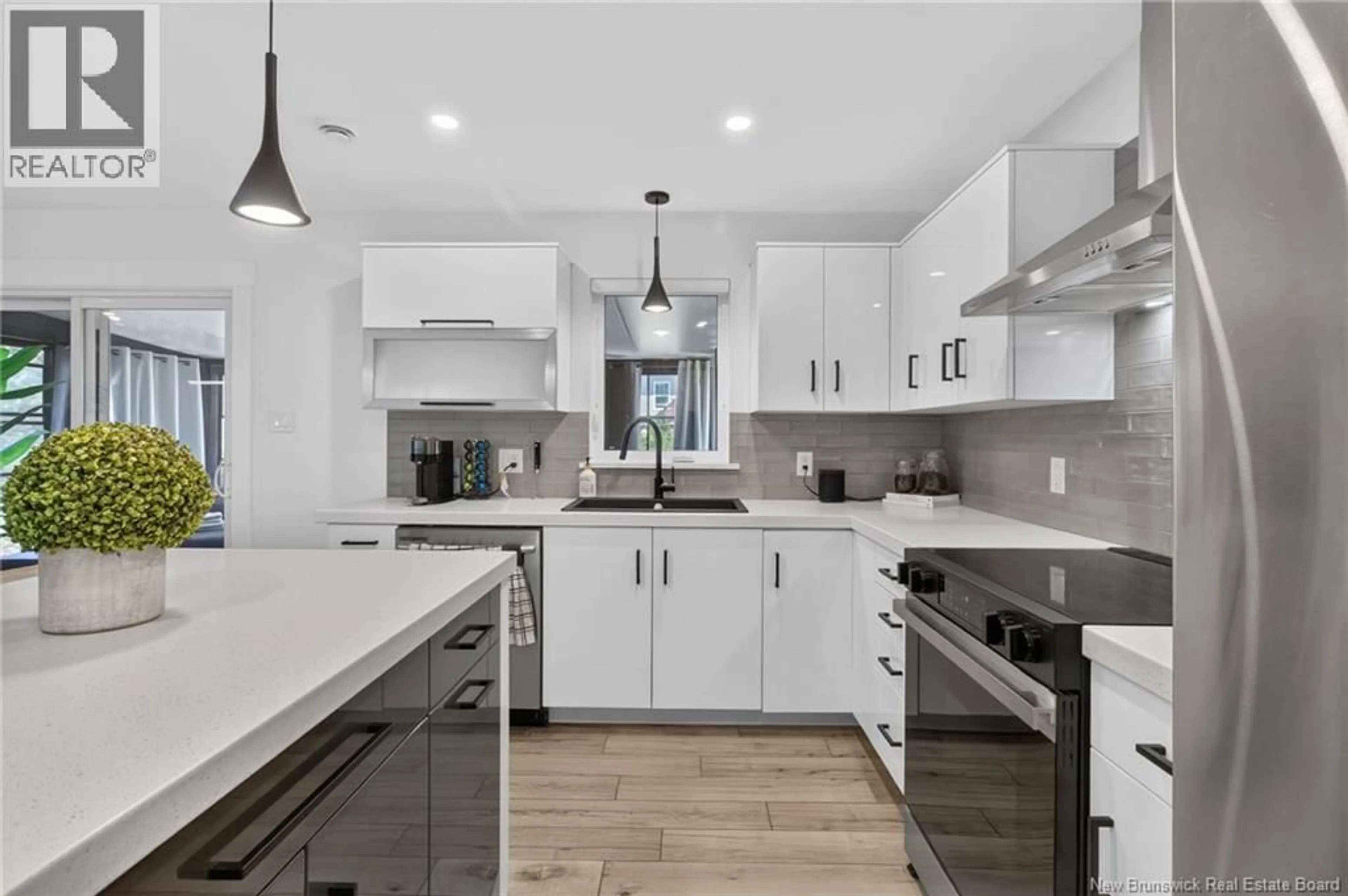 Open concept kitchen, unknown for 120 DOIRON, Dieppe New Brunswick E1A0X8